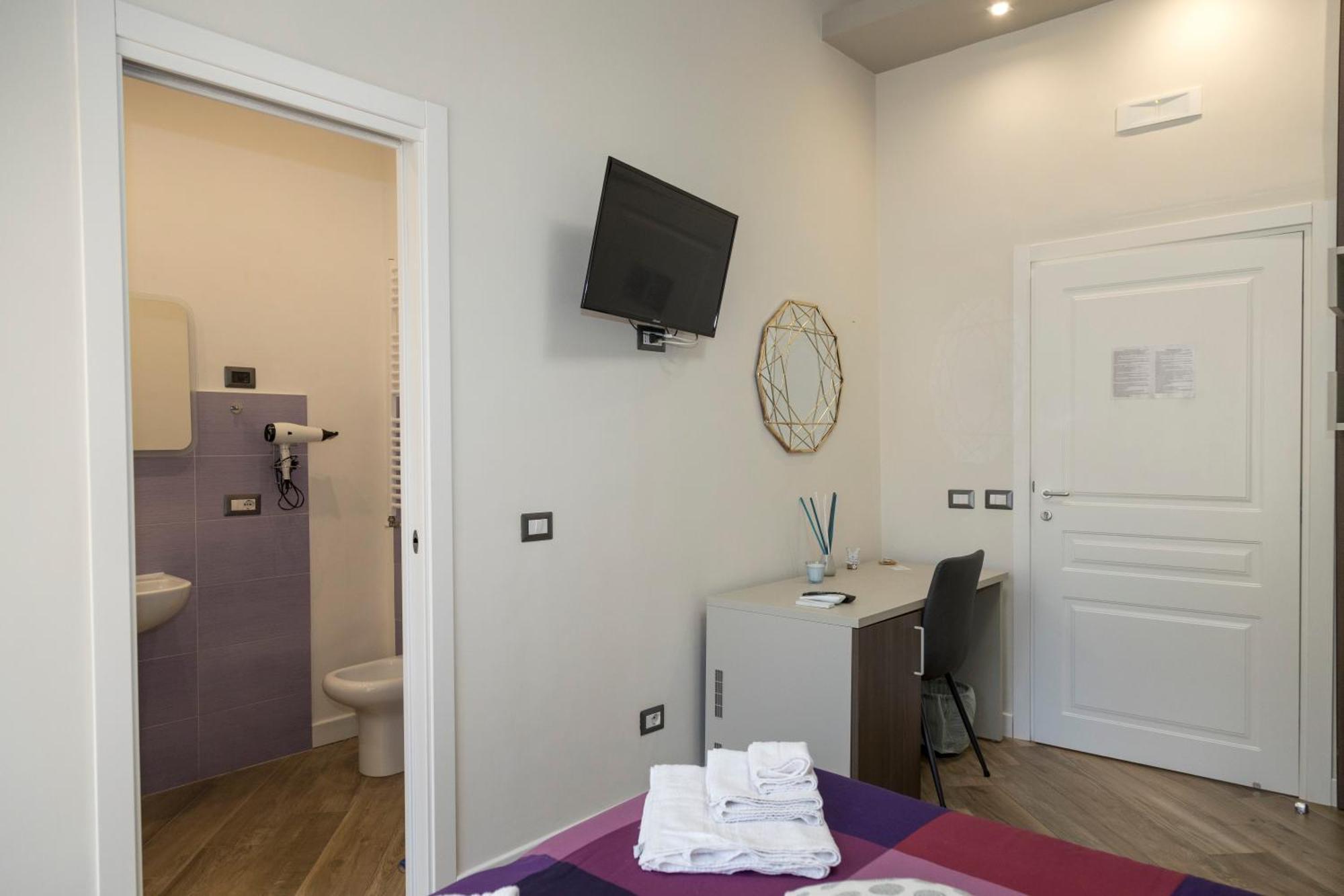 Garibaldi Guest house *