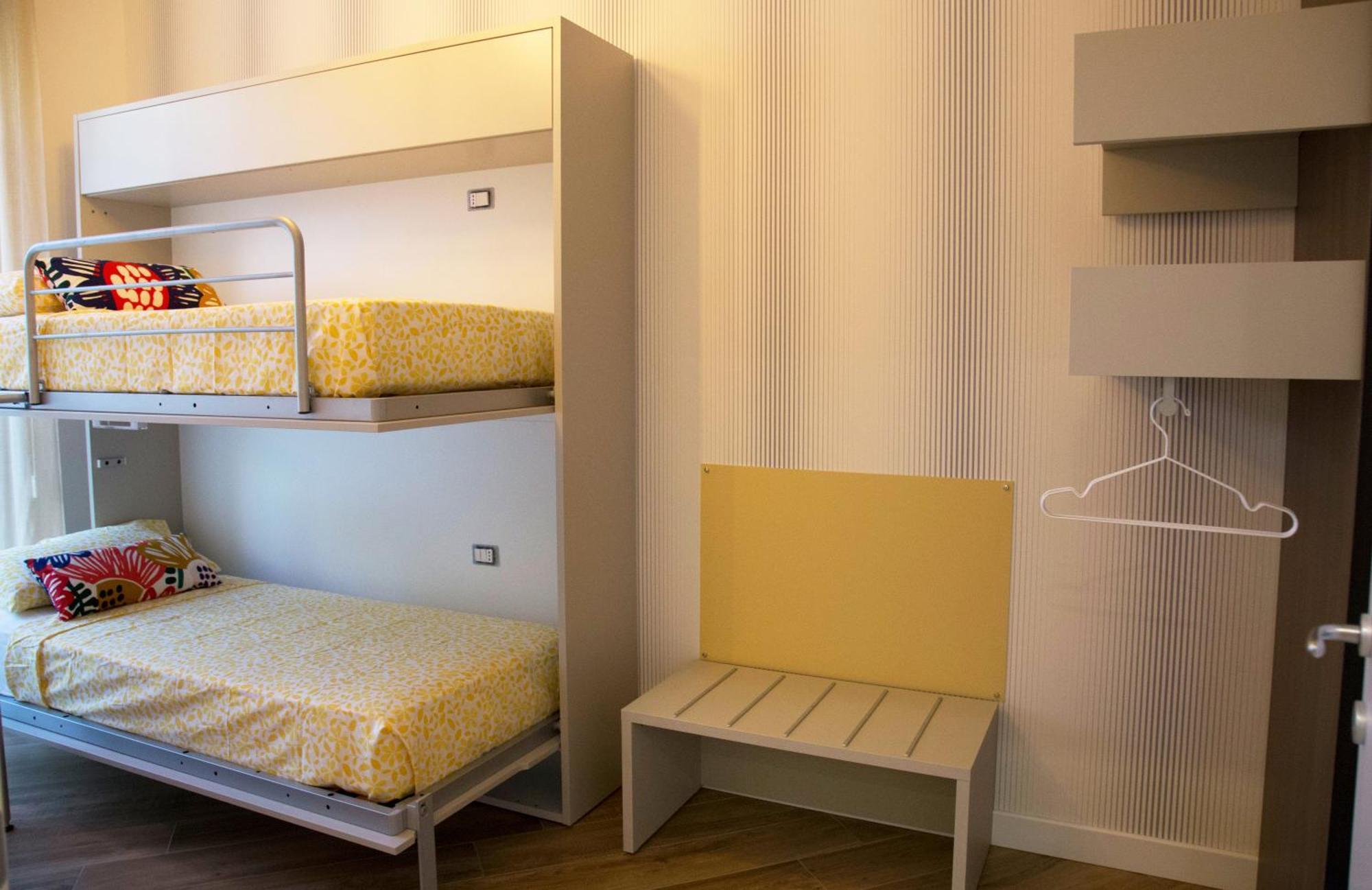 Garibaldi Guest house *