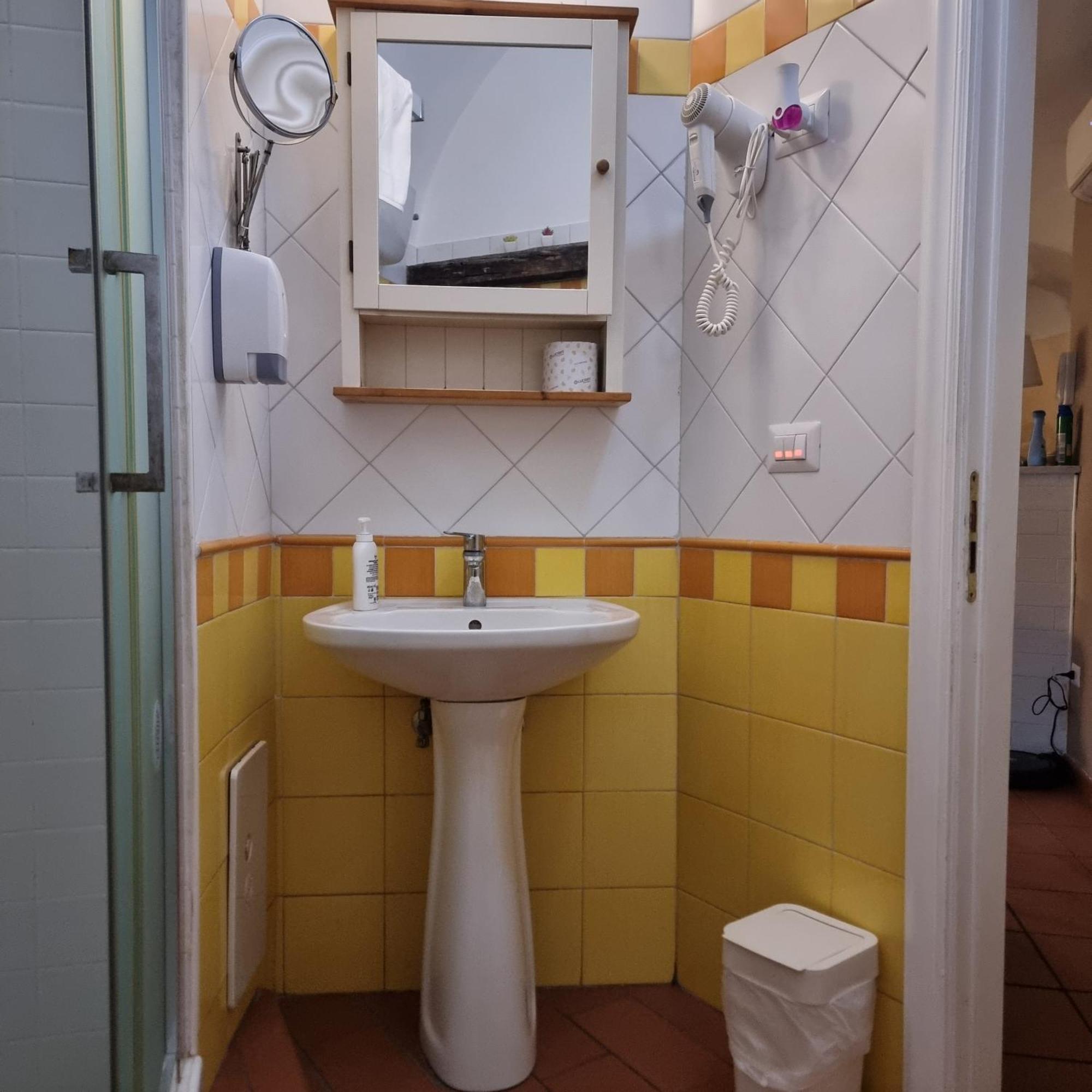 Bed Morelli 49 , Chiaia 2* Naples