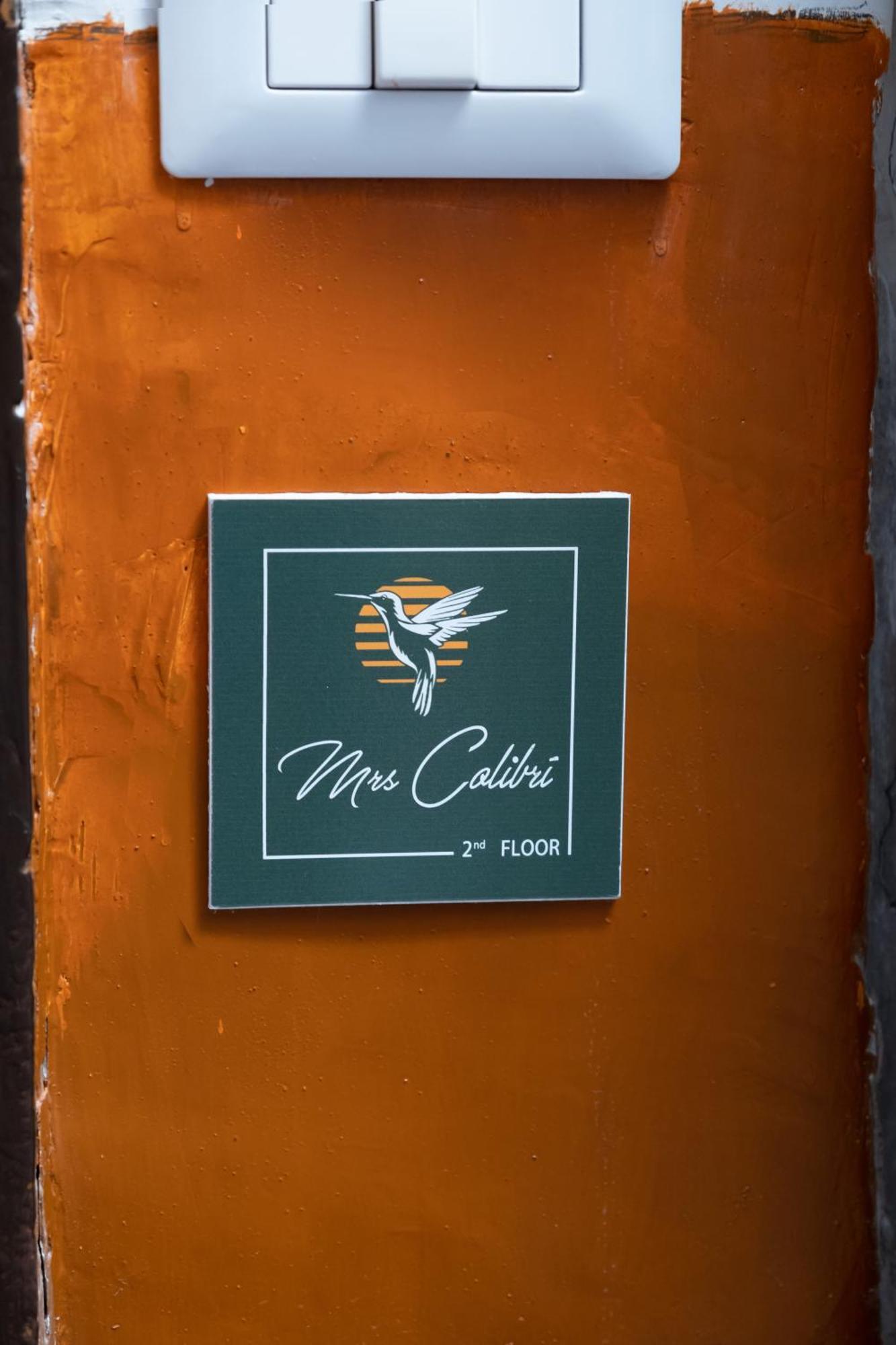 Colibri A Piazza Dante Apartment