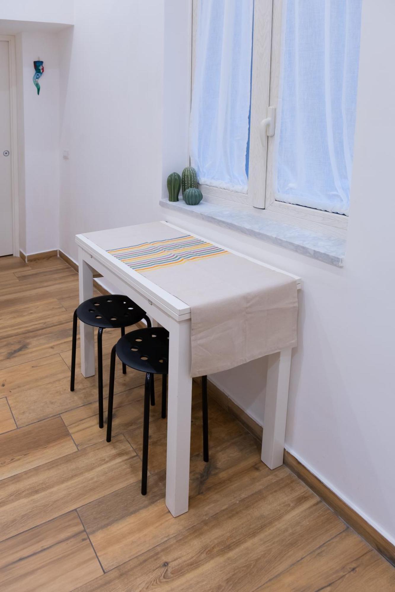 Colibri A Piazza Dante Apartment *