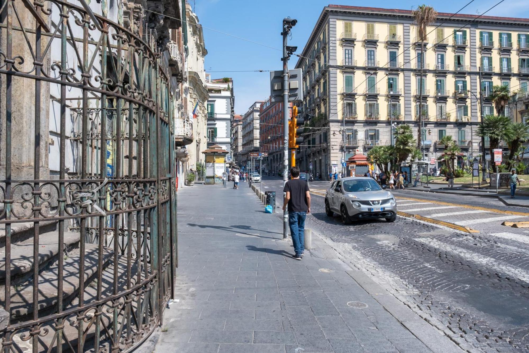 Colibri A Piazza Dante * Naples