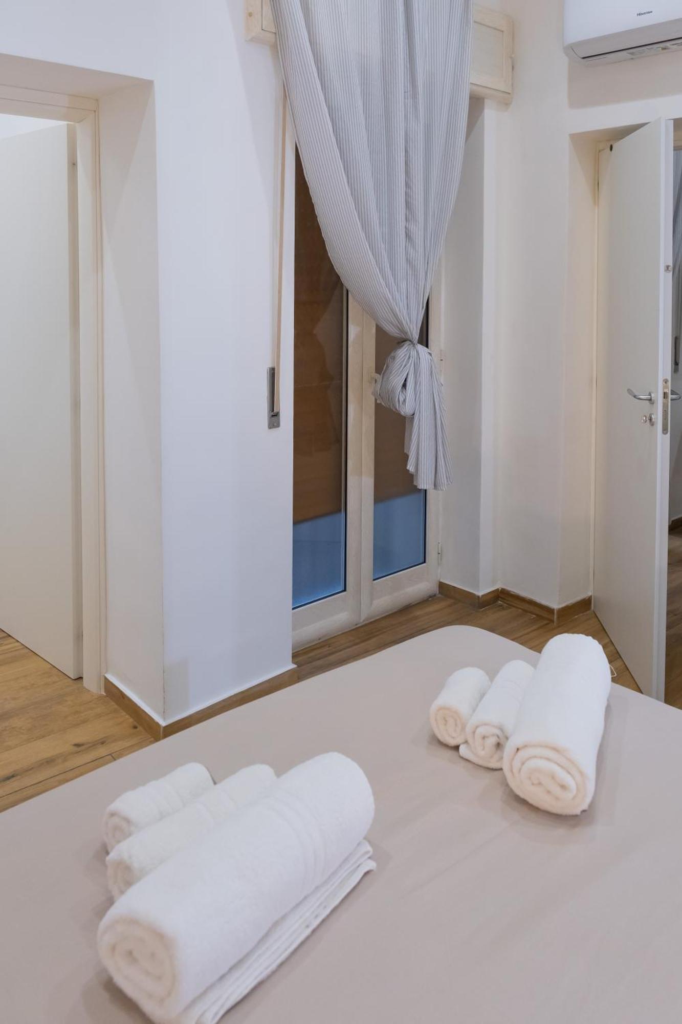 Colibri A Piazza Dante Apartment Naples