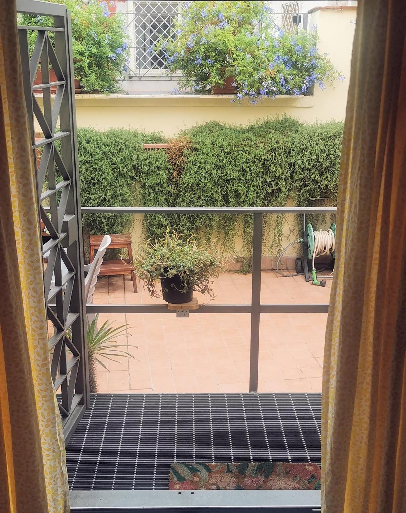 Casetta Correra Relax Con Terrazzo E Confortevole Smart Working Nel Centro Di Napoli