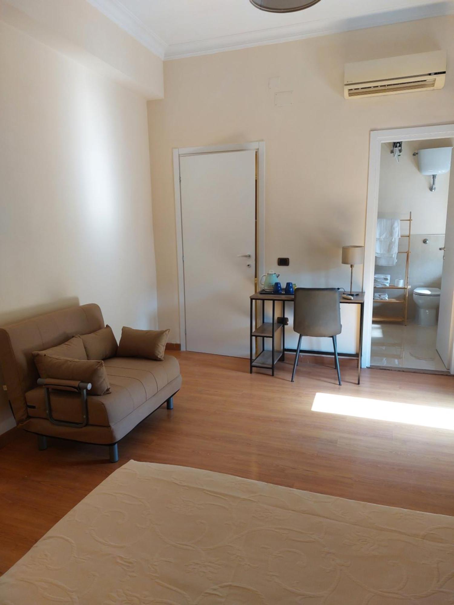 Domus Schipa Bed & Breakfast Naples