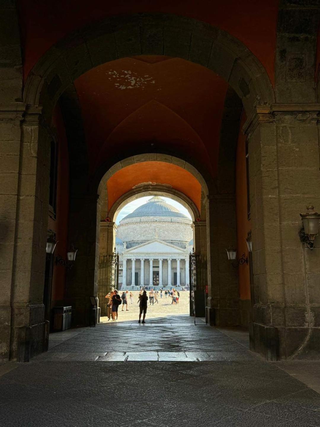 A Due Passi Da Dante Naples