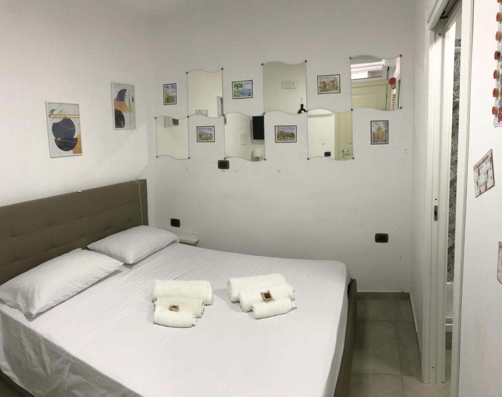 Nadyle House Guest house Naples