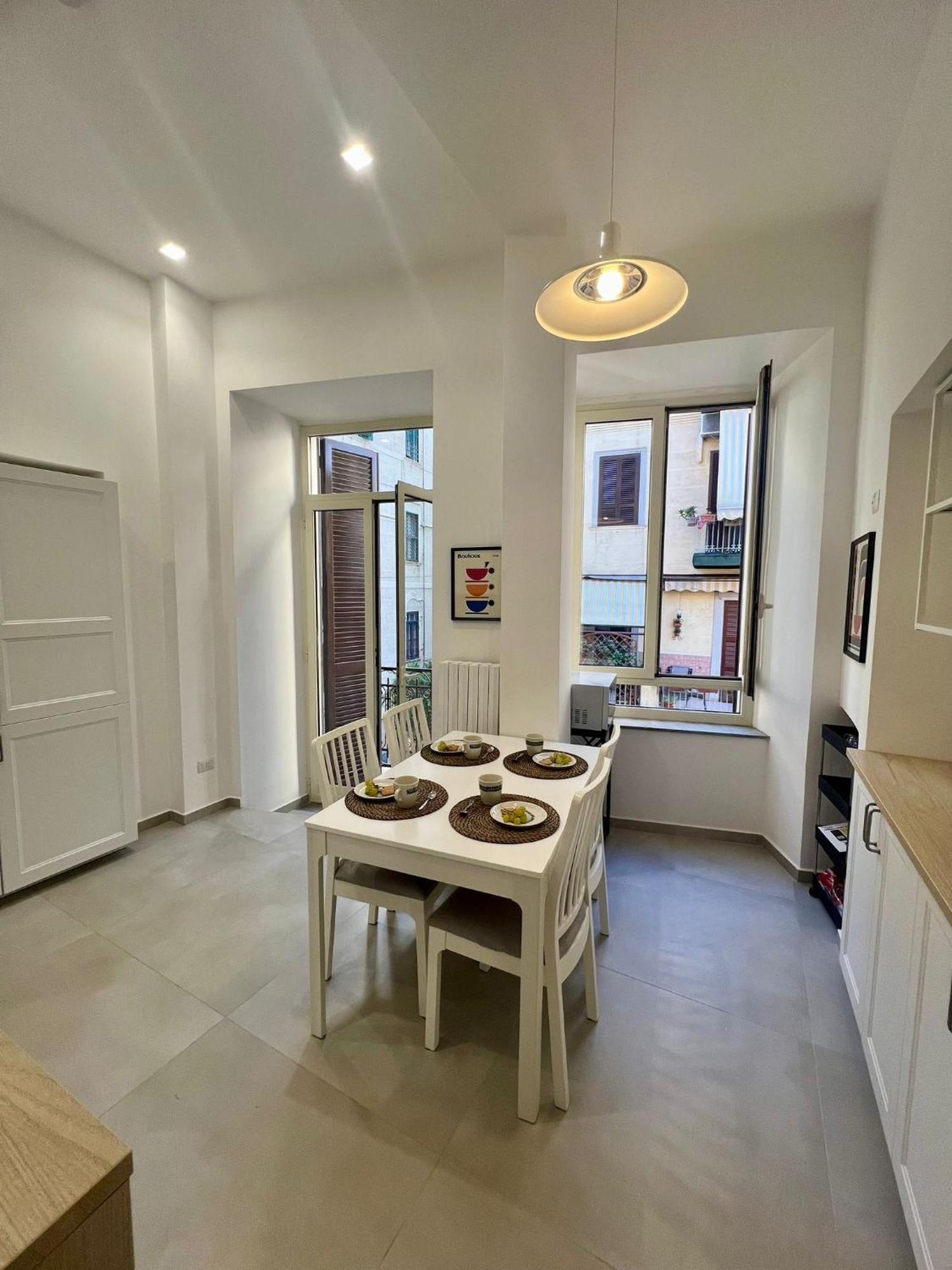 Elegant Vomero Hideaway - Family Friendly Apartment