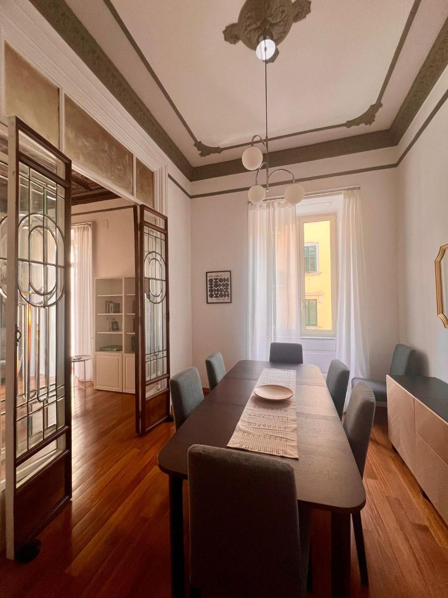 Apartment Elegant Vomero Hideaway - Family Friendly *
