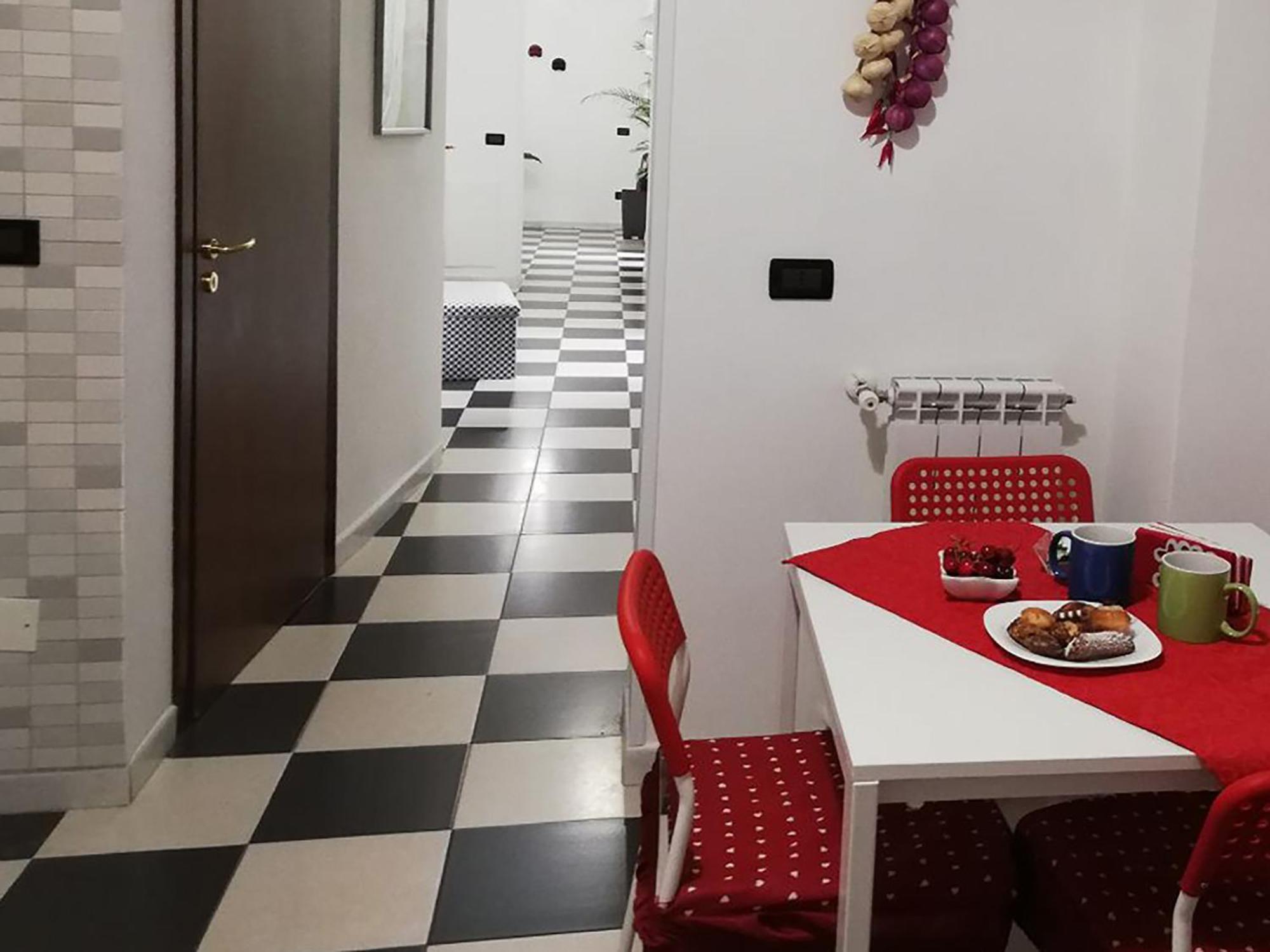 Mb Intera Casa * Naples