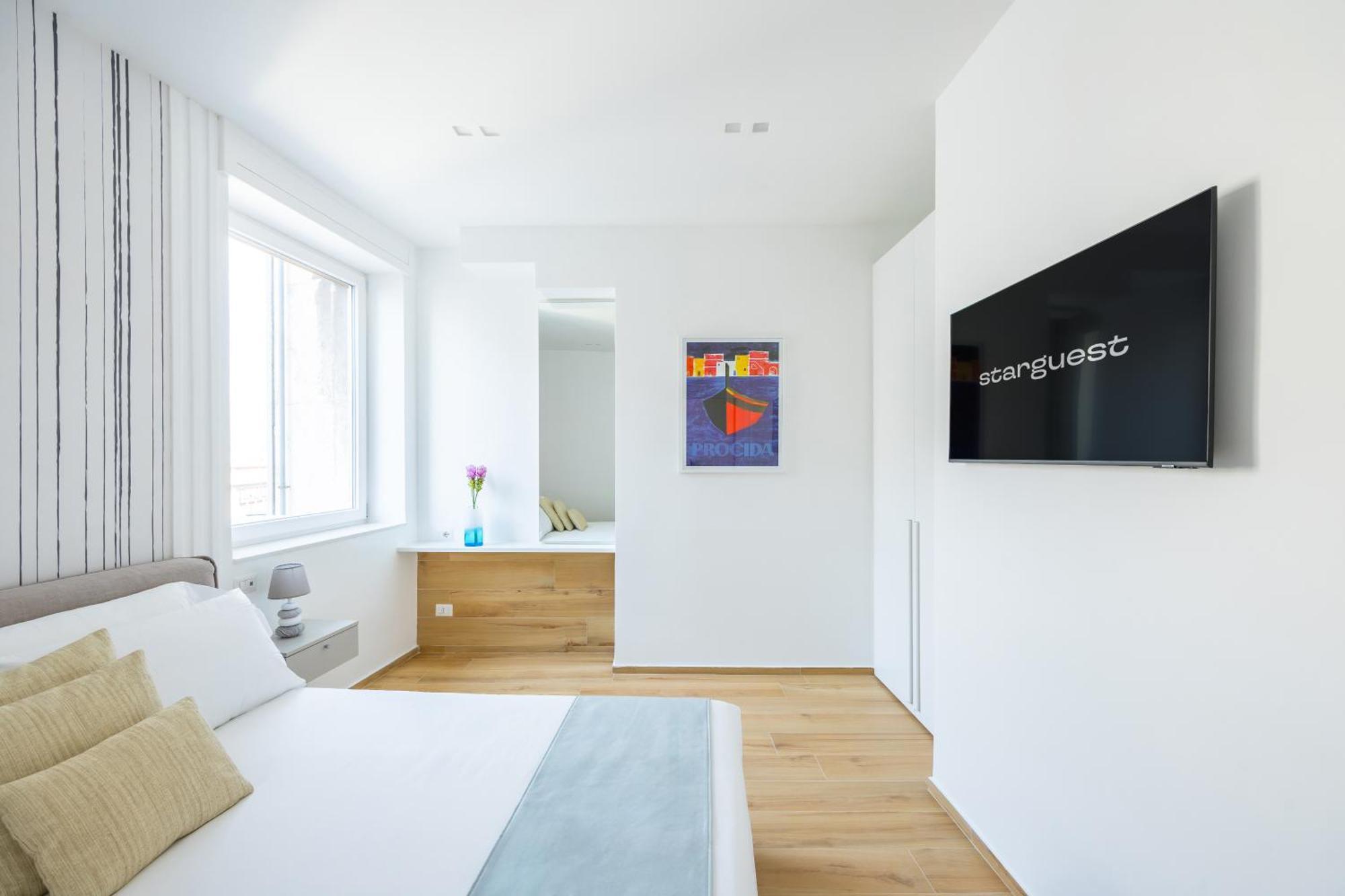 New In The Heart Of Naples-attwenty-one Coral Apartment
