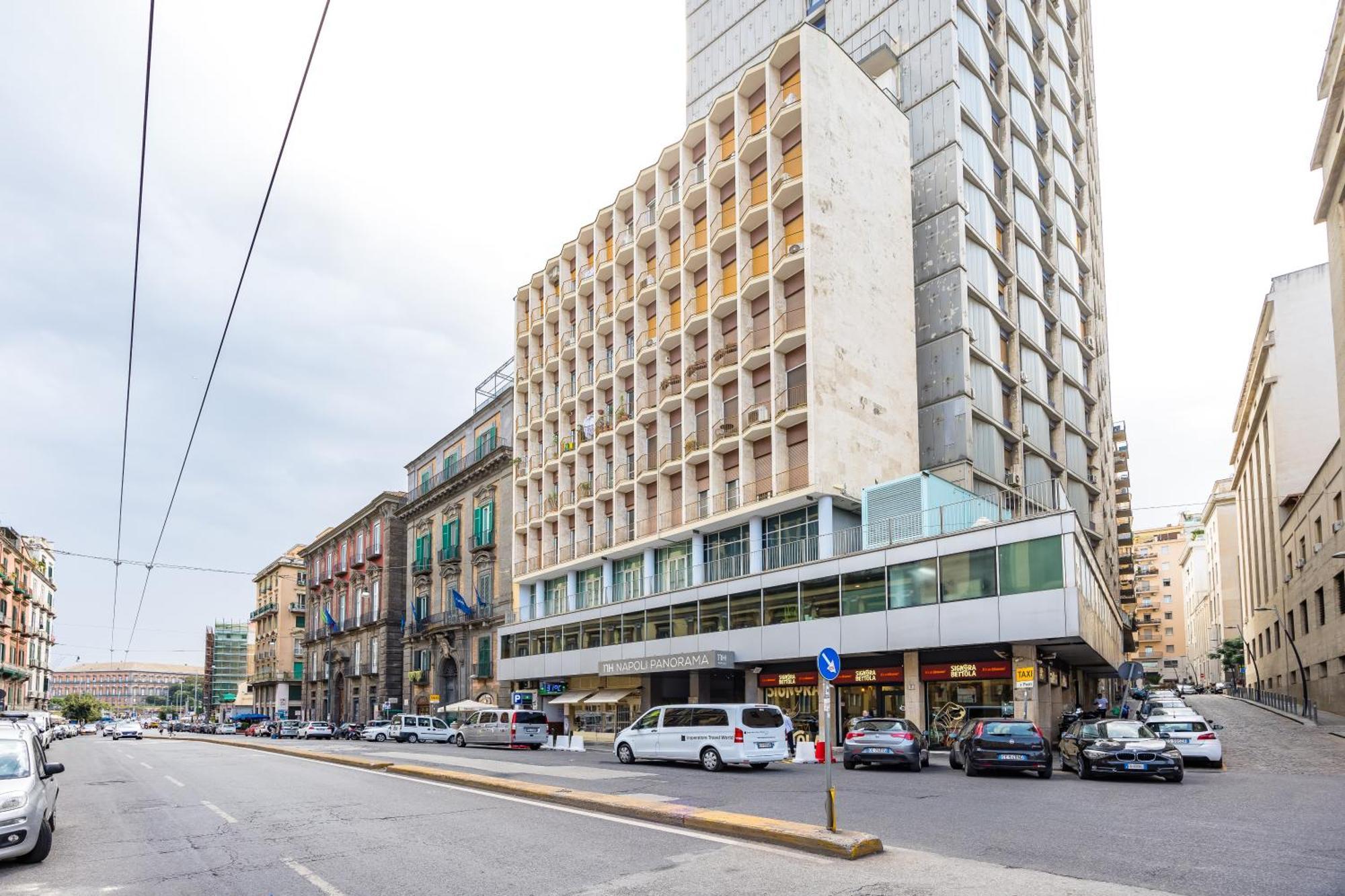 New In The Heart Of Naples-attwenty-one Coral Naples