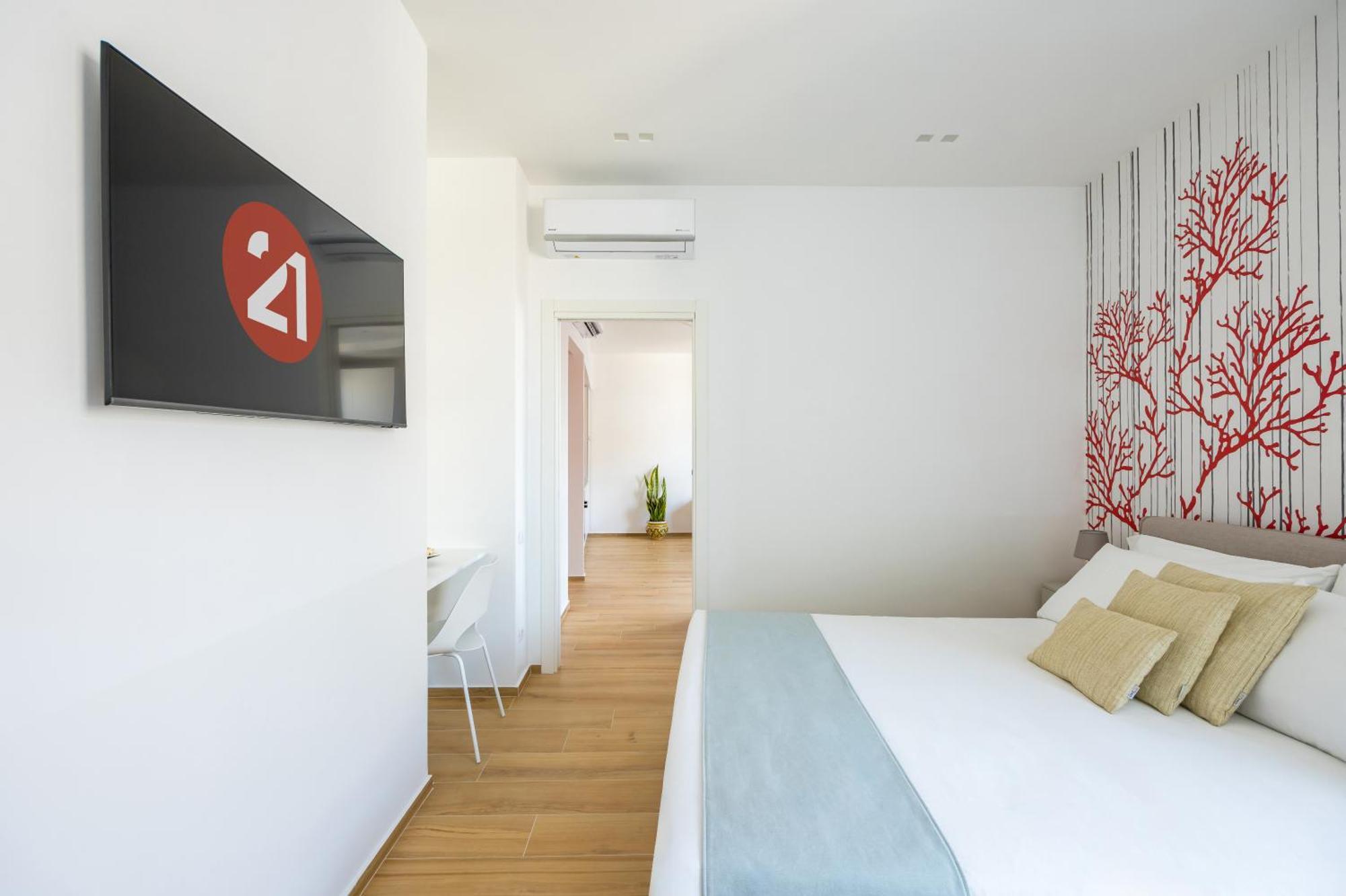 New In The Heart Of Naples-attwenty-one Coral * Naples