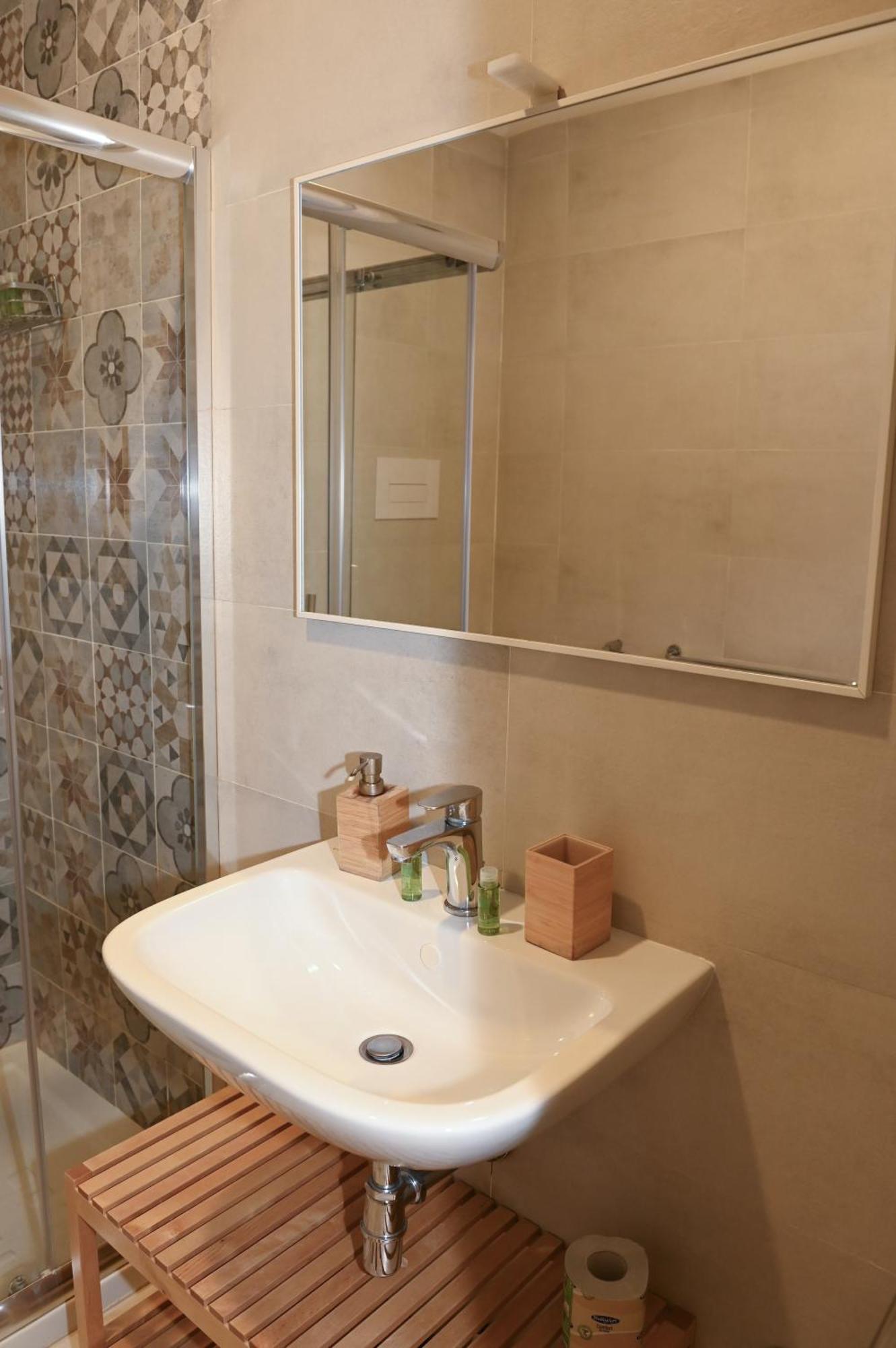 Bovio Square Xiv Guest house 2*