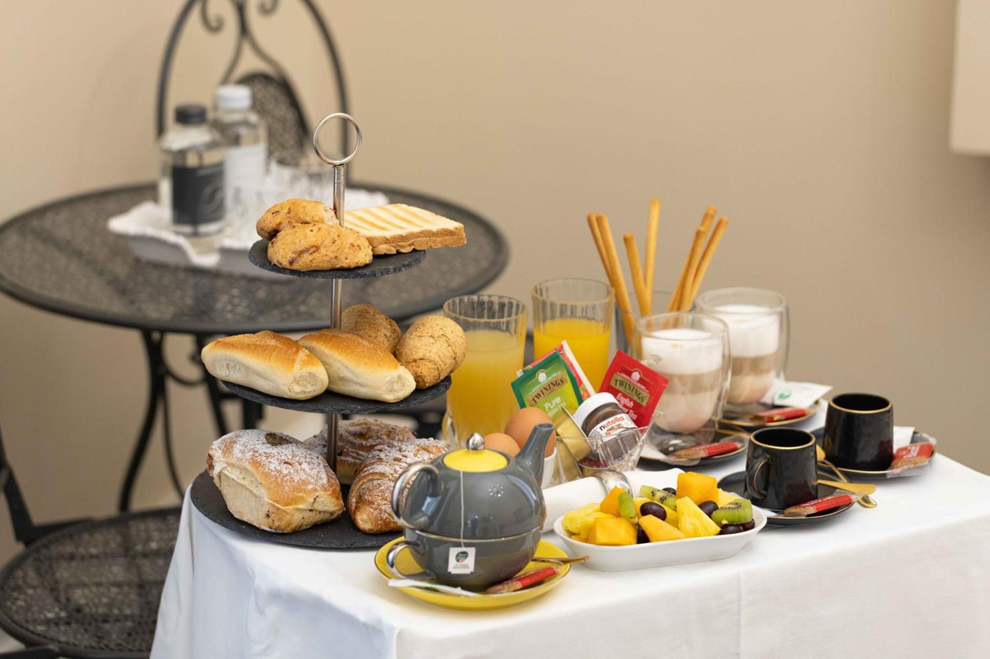 Domus Deorum Deluxe Bed & Breakfast Naples