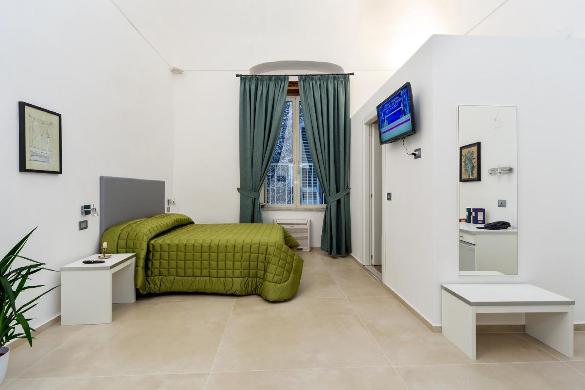 Il Tesoro Smart & 3* Naples
