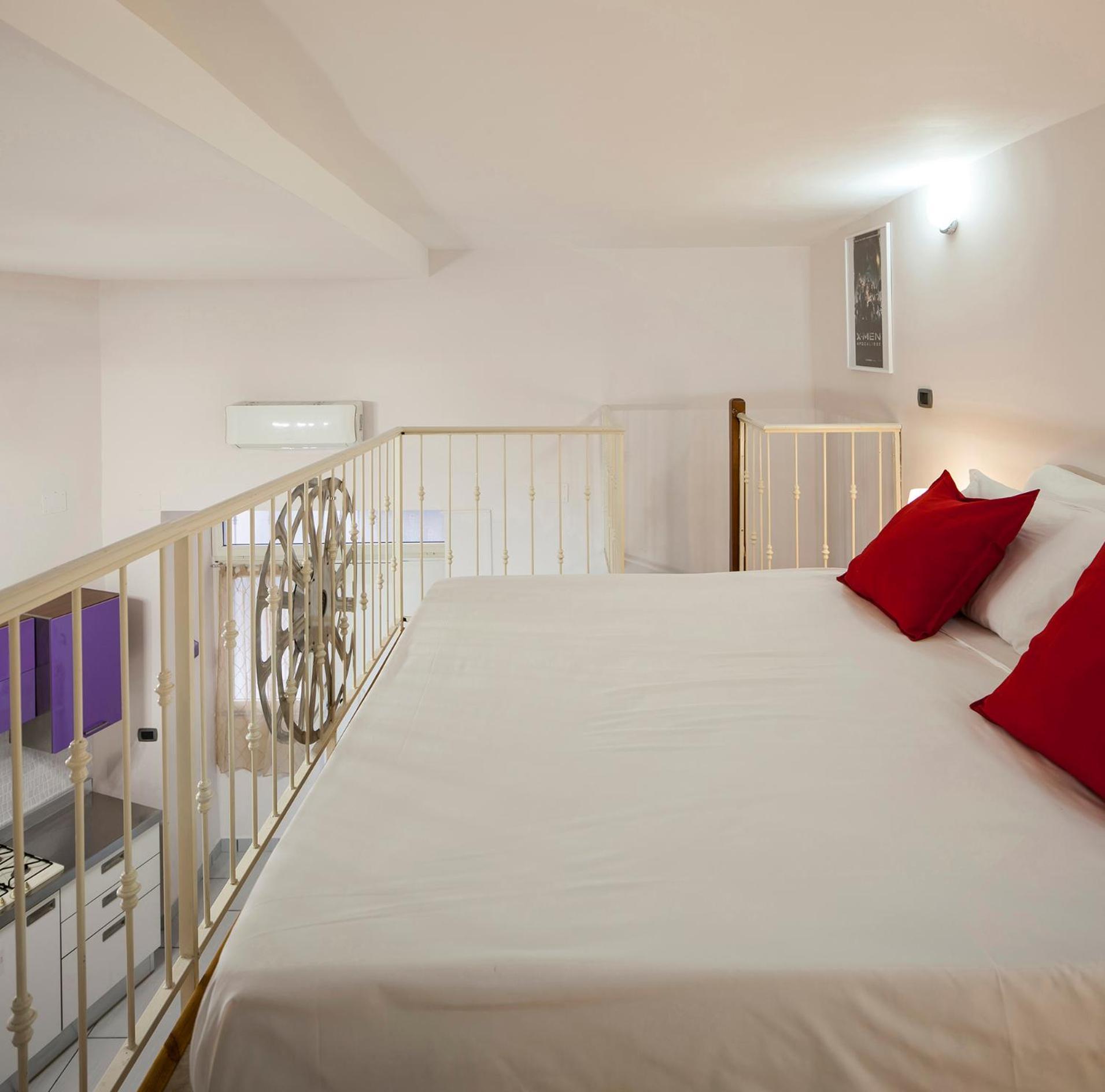 Cinema House At The Historical Center By Wonderful Italy * Naples