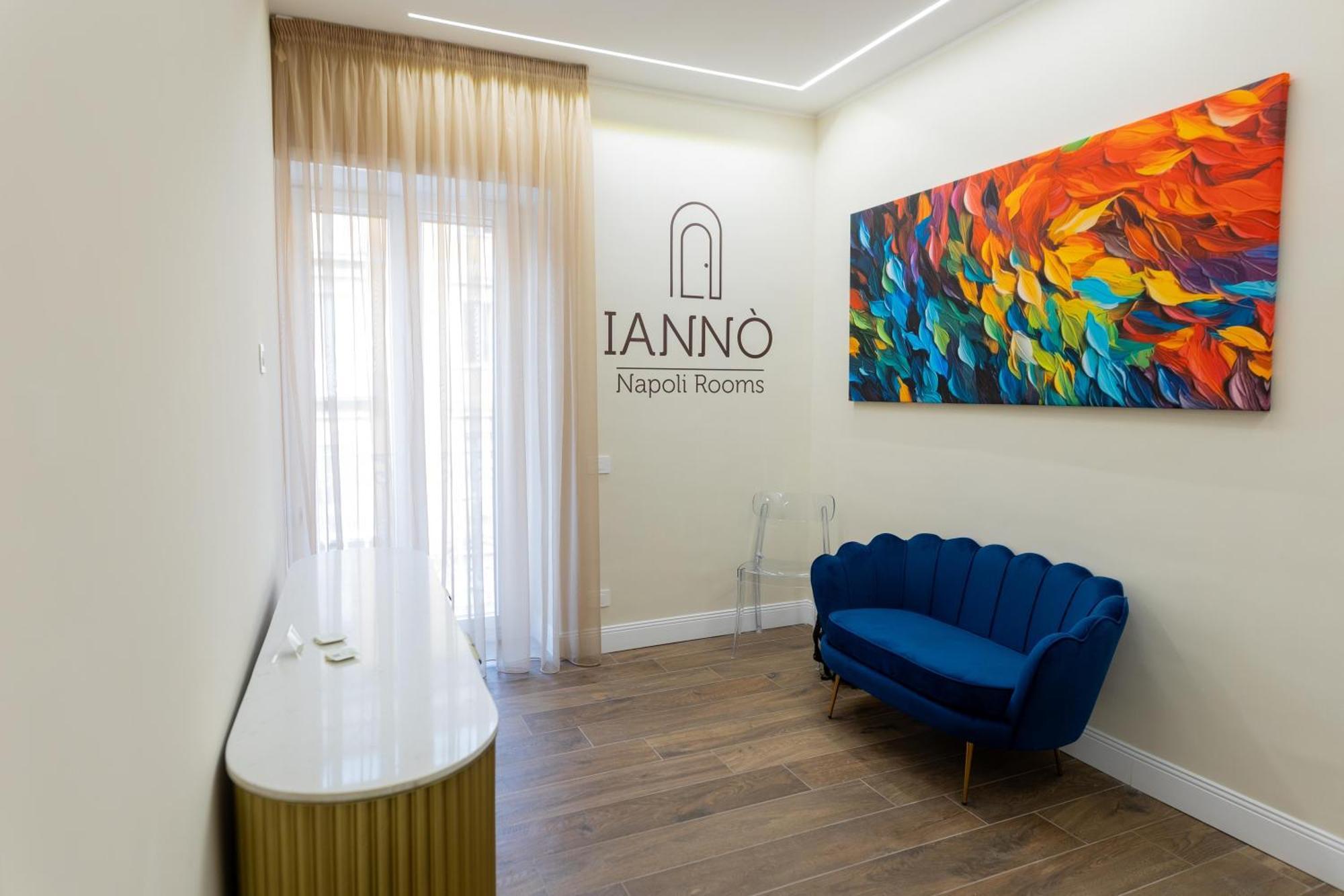 Ianno * Naples