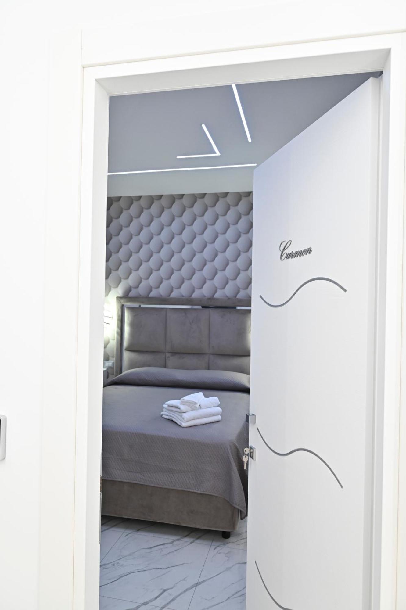 Bebsantaniellohouse1 * Naples