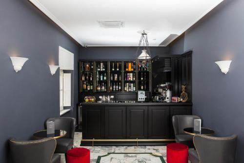 Boutique Metro 900 Naples