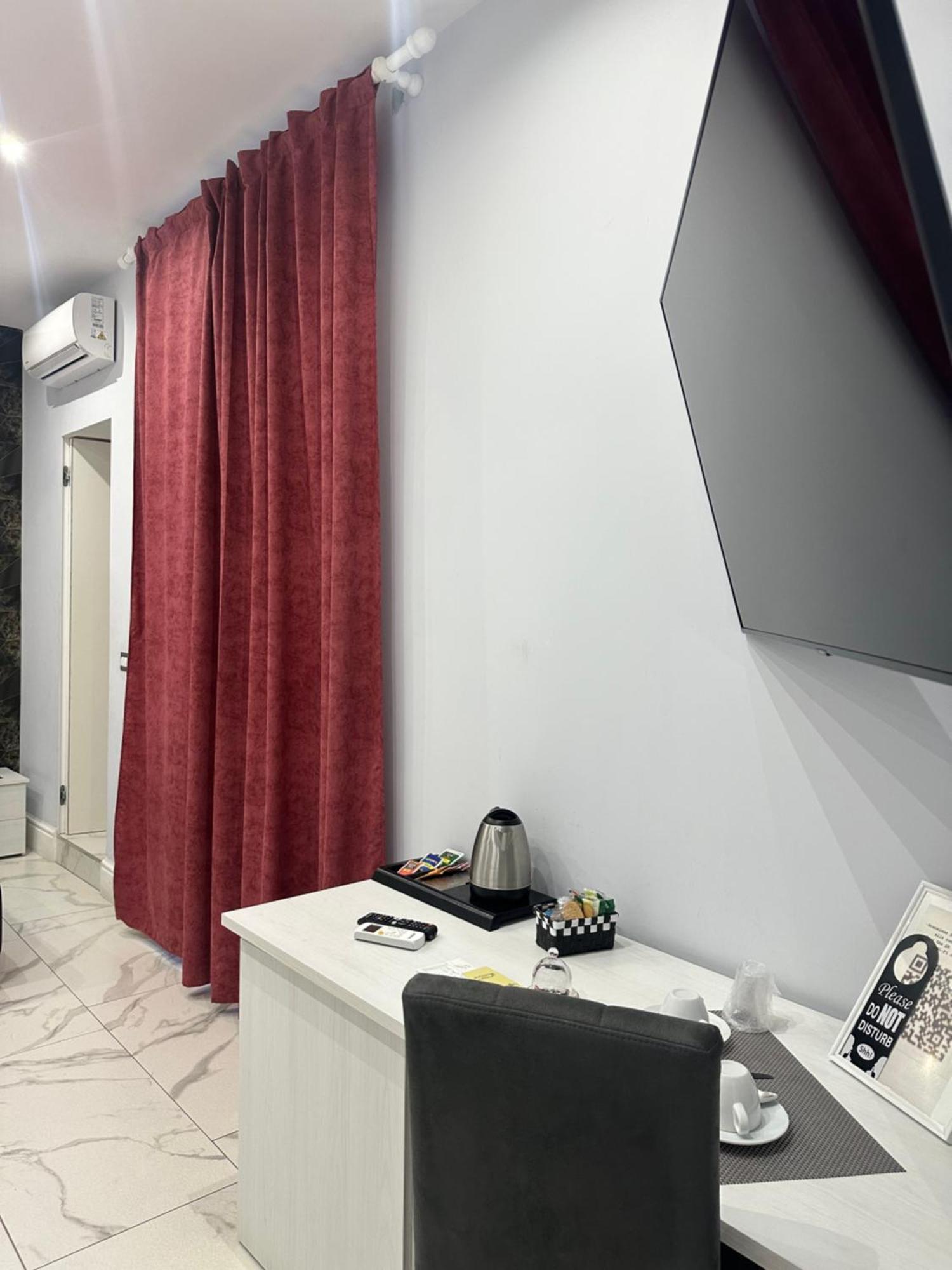 Luxury 2.0 * Naples