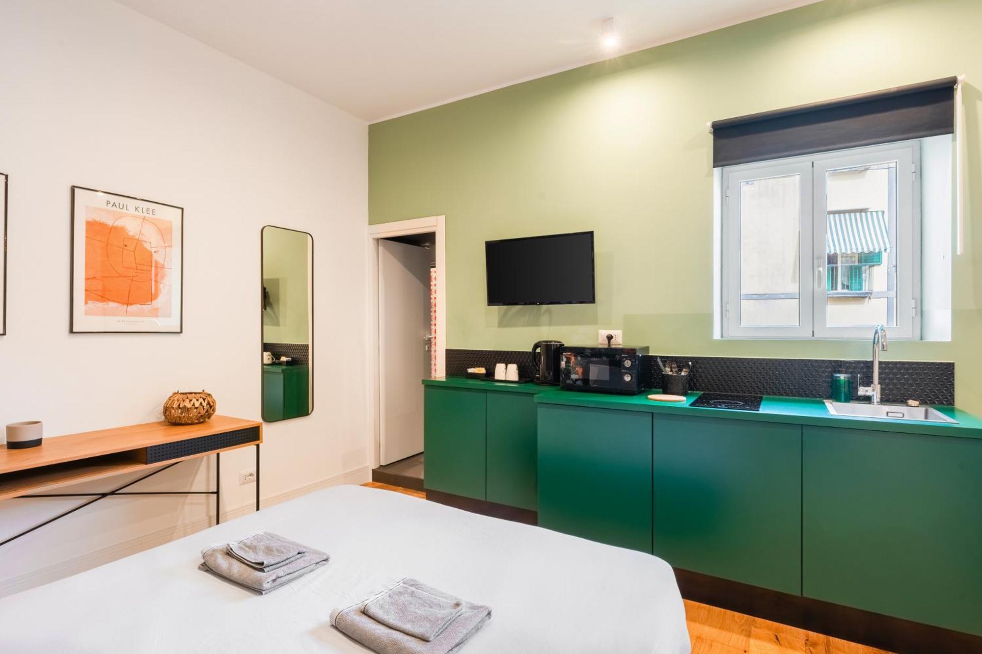 The Idyll Boutique - In Napoli's Spanish Quarters Bed & Breakfast *