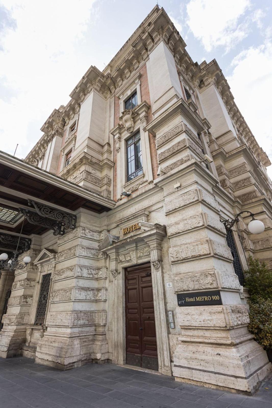 Boutique Metro 900 4* Naples