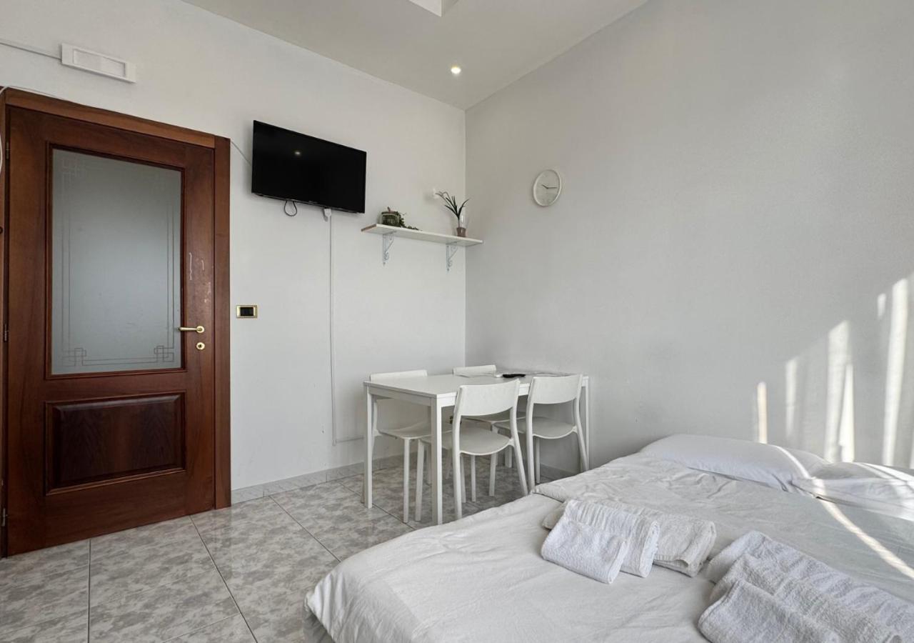 Corso Novara - 8 Posti Letto E Self Check-In Vicino La Stazione Centrale Di Napoli Apartment *