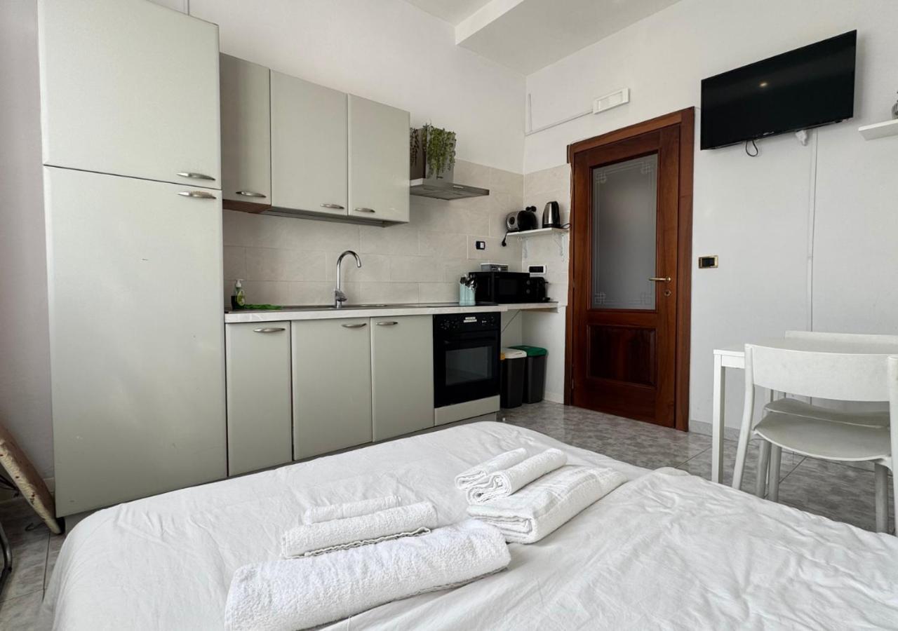 Corso Novara - 8 Posti Letto E Self Check-In Vicino La Stazione Centrale Di Napoli * Naples