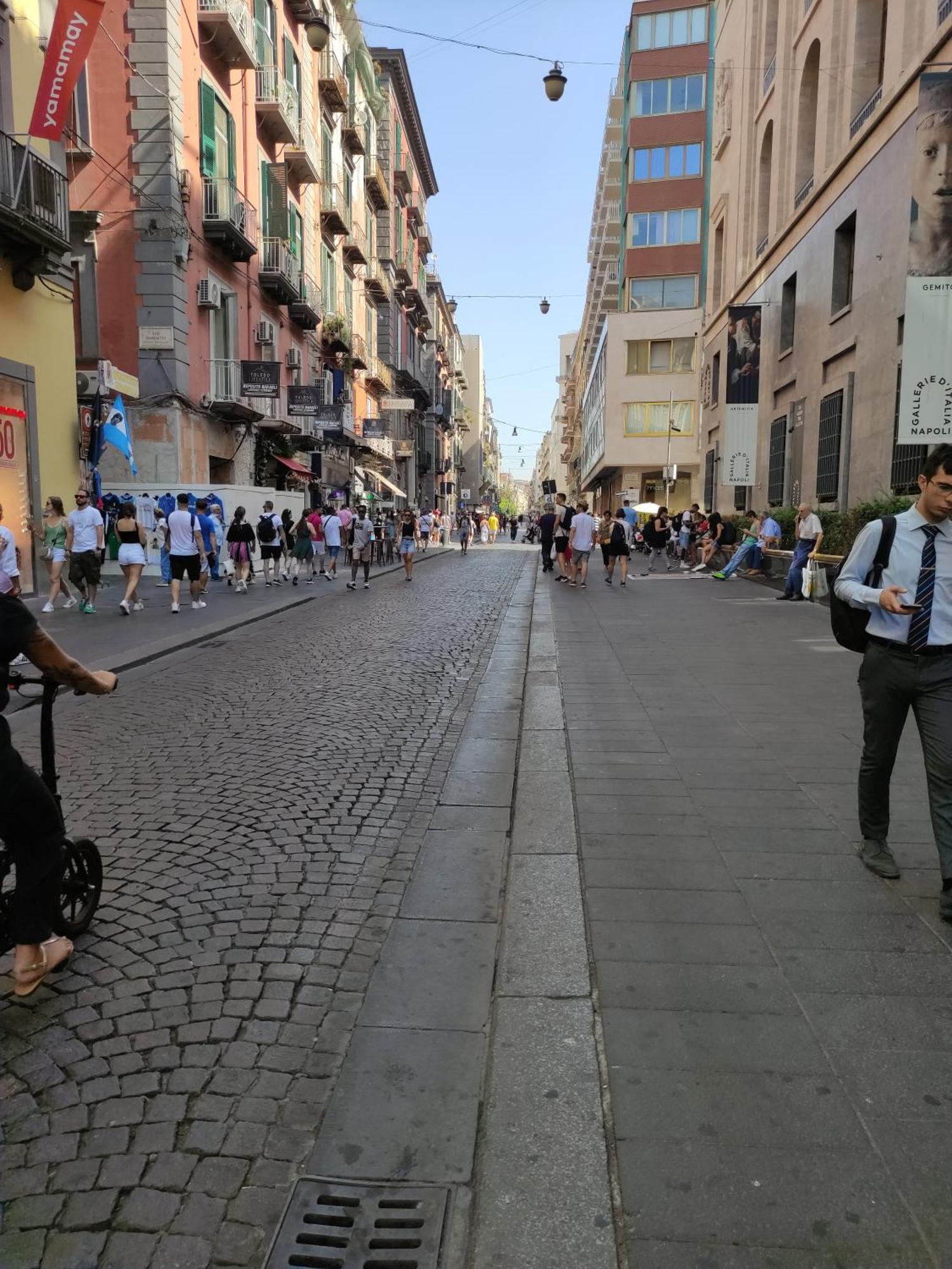 Na' Stanza In Piazza Apartment