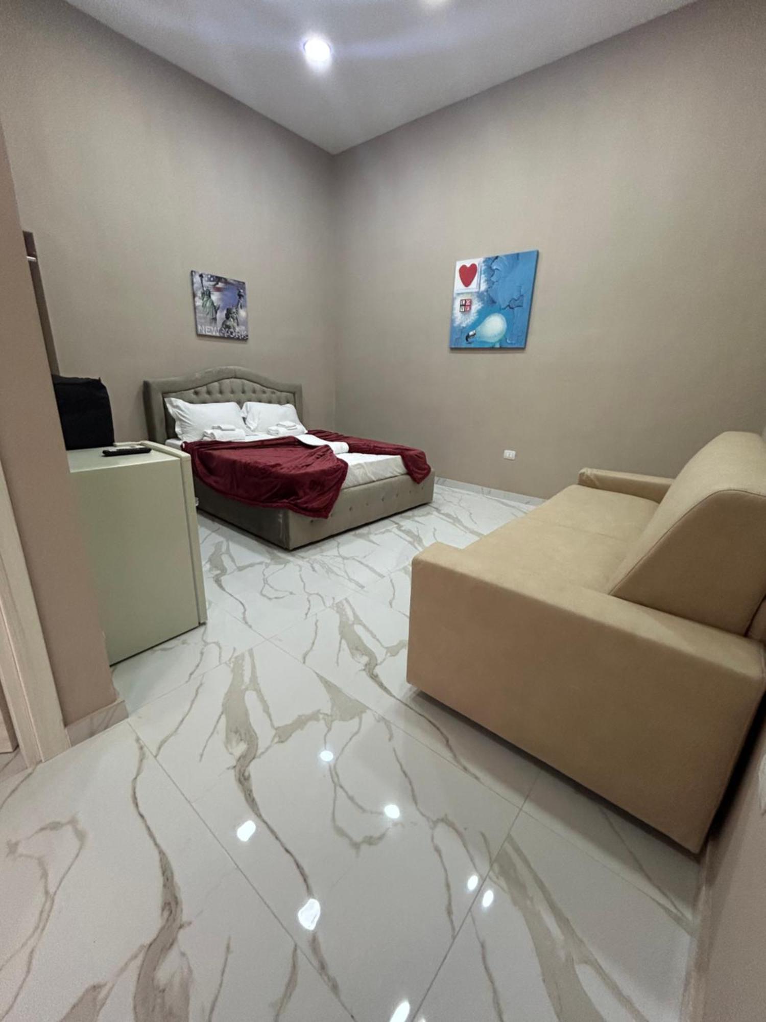 Apartment Valentino Caracciolo 105 *