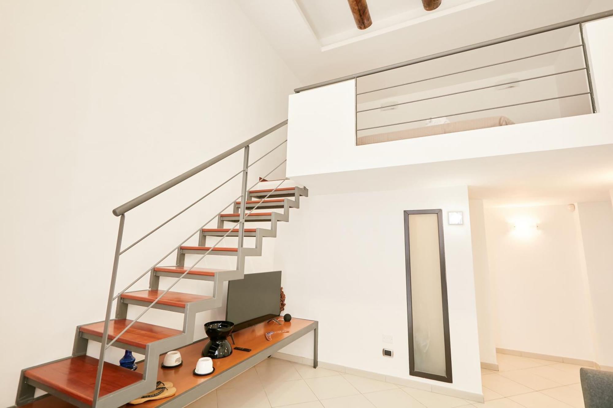 Design & Duplex At National Museum Apartment Naples