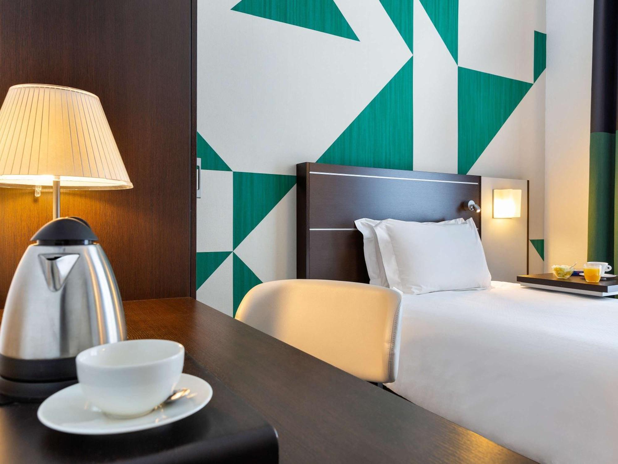 Hotel Mercure Centro Angioino 4*