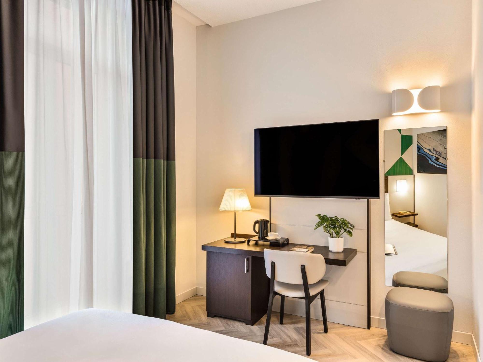 Hotel Mercure Centro Angioino 4*