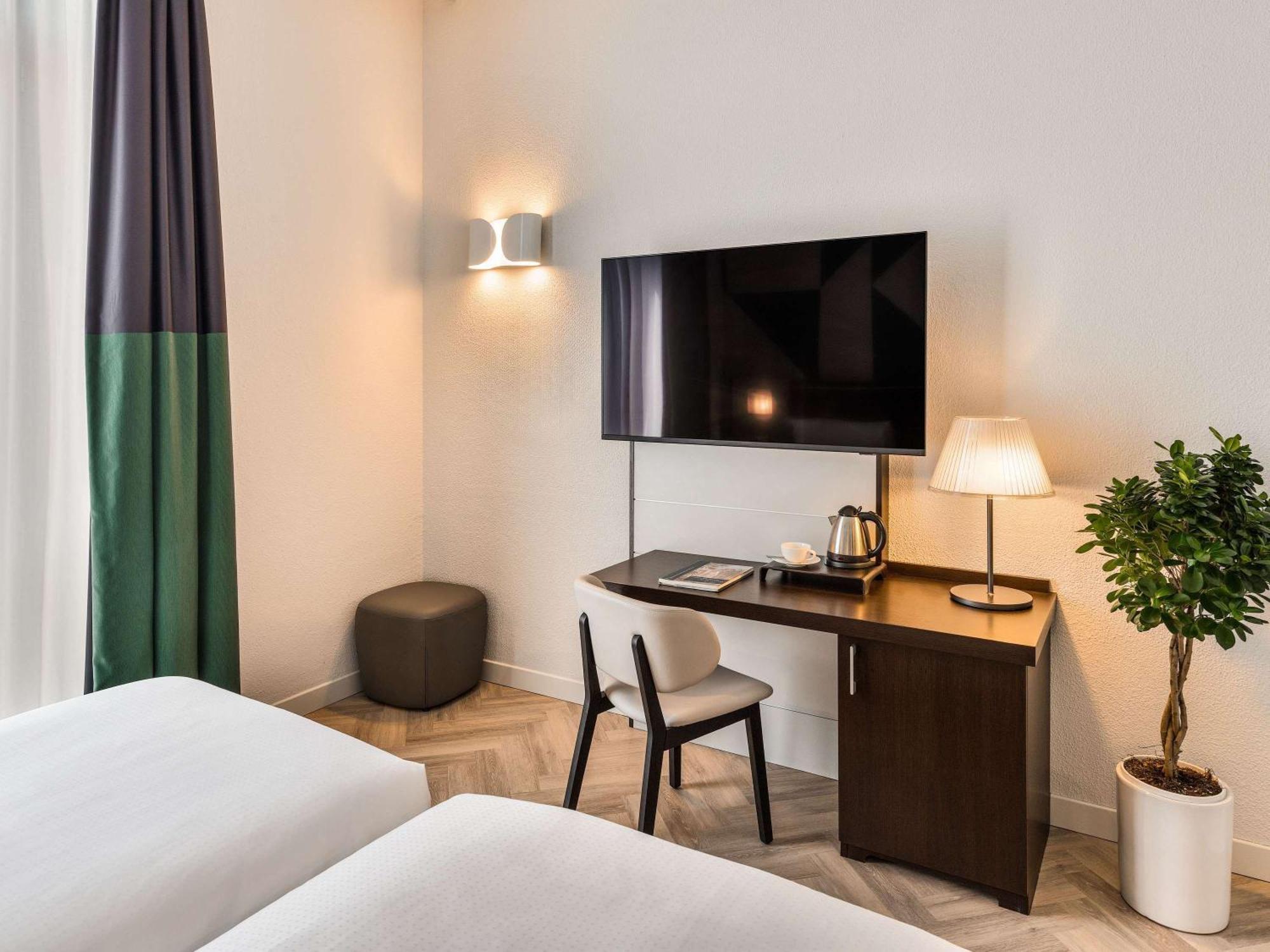 Mercure Centro Angioino 4*