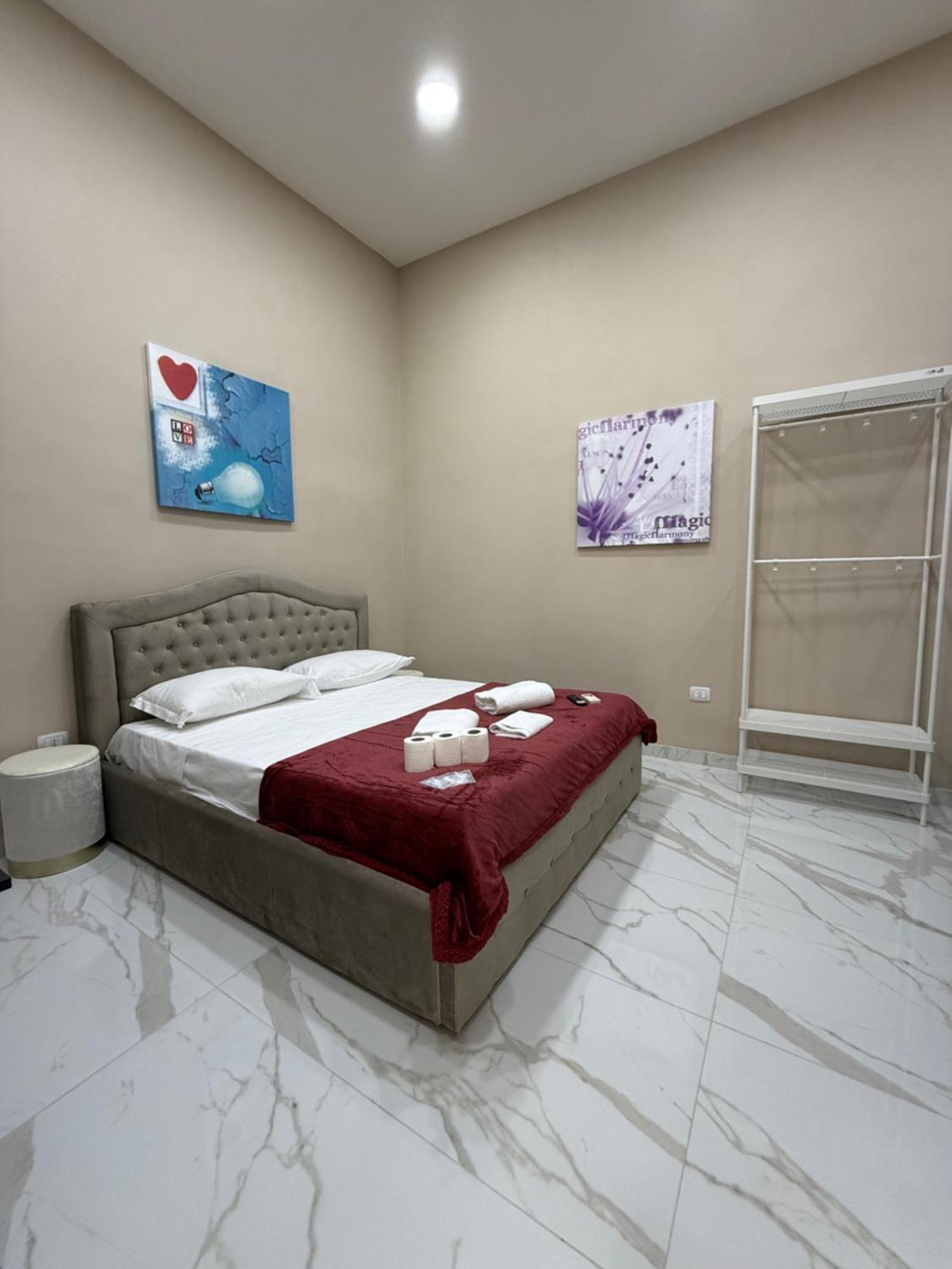 Apartment Valentino Caracciolo 105