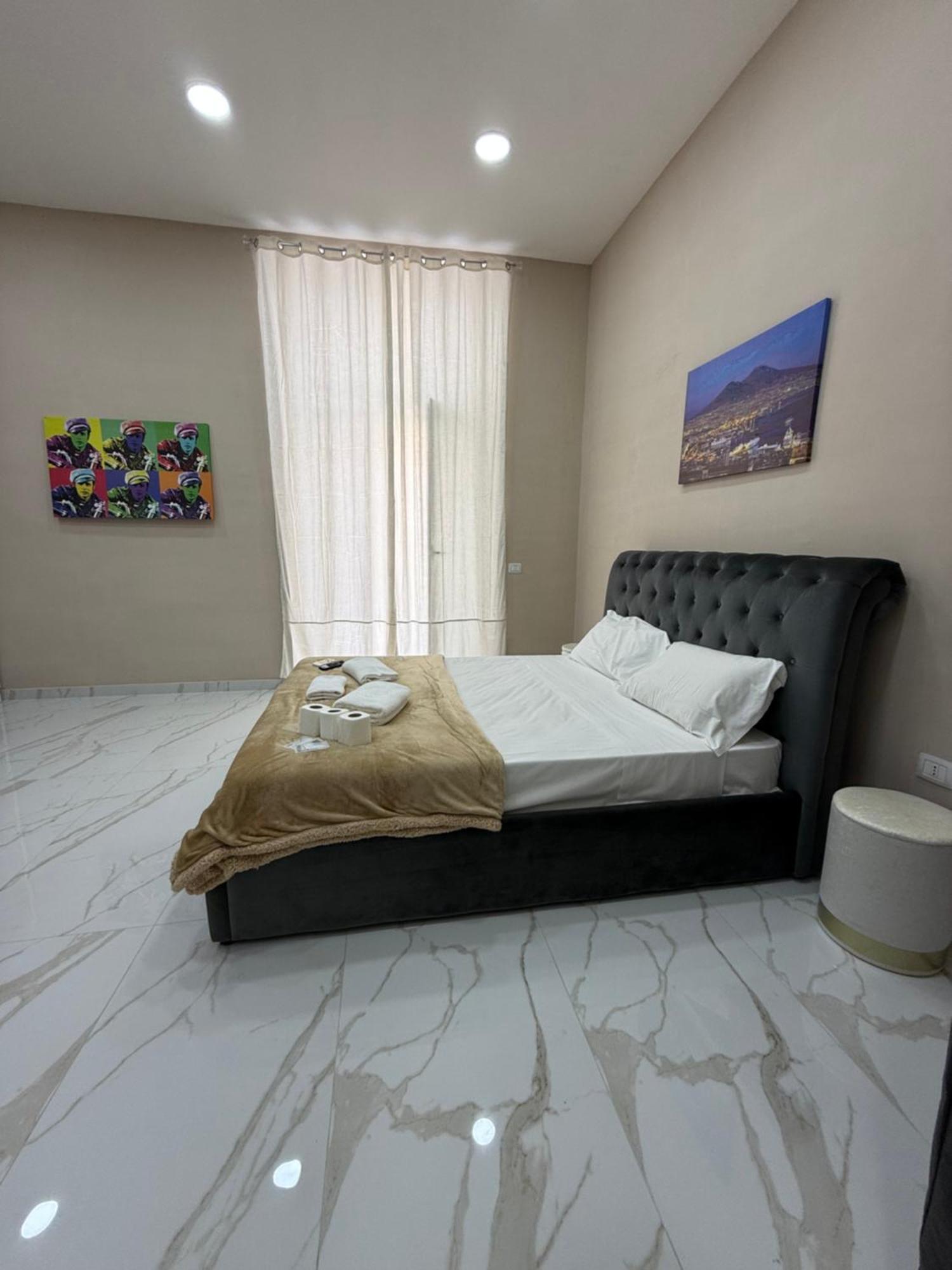 Valentino Caracciolo 105 Apartment Naples