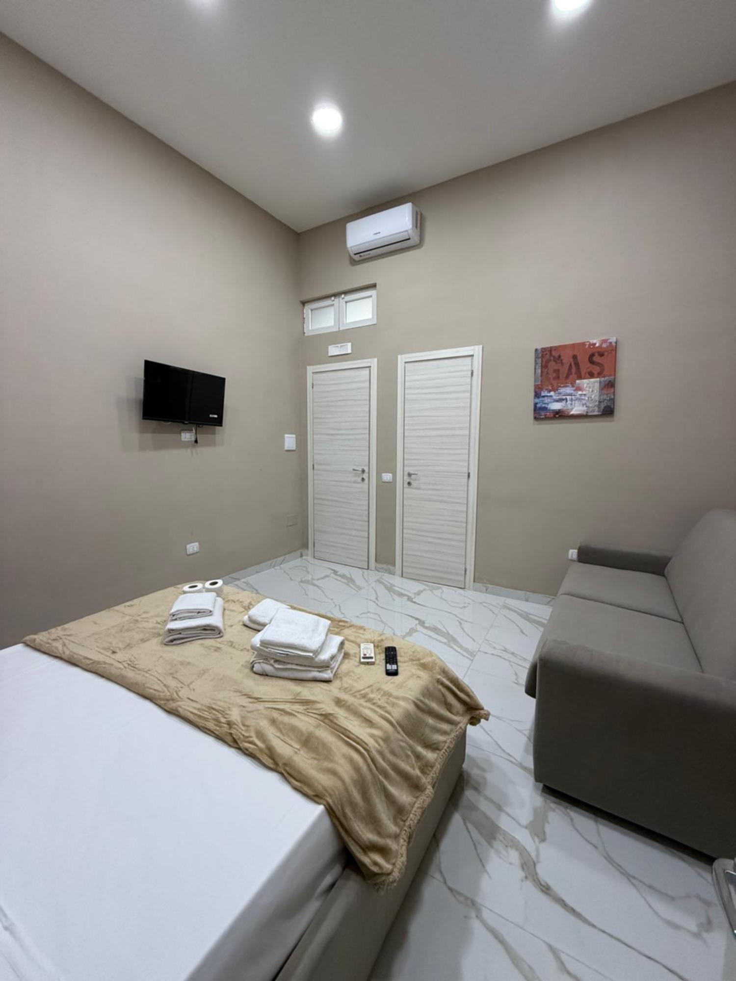 Valentino Caracciolo 105 Apartment Naples
