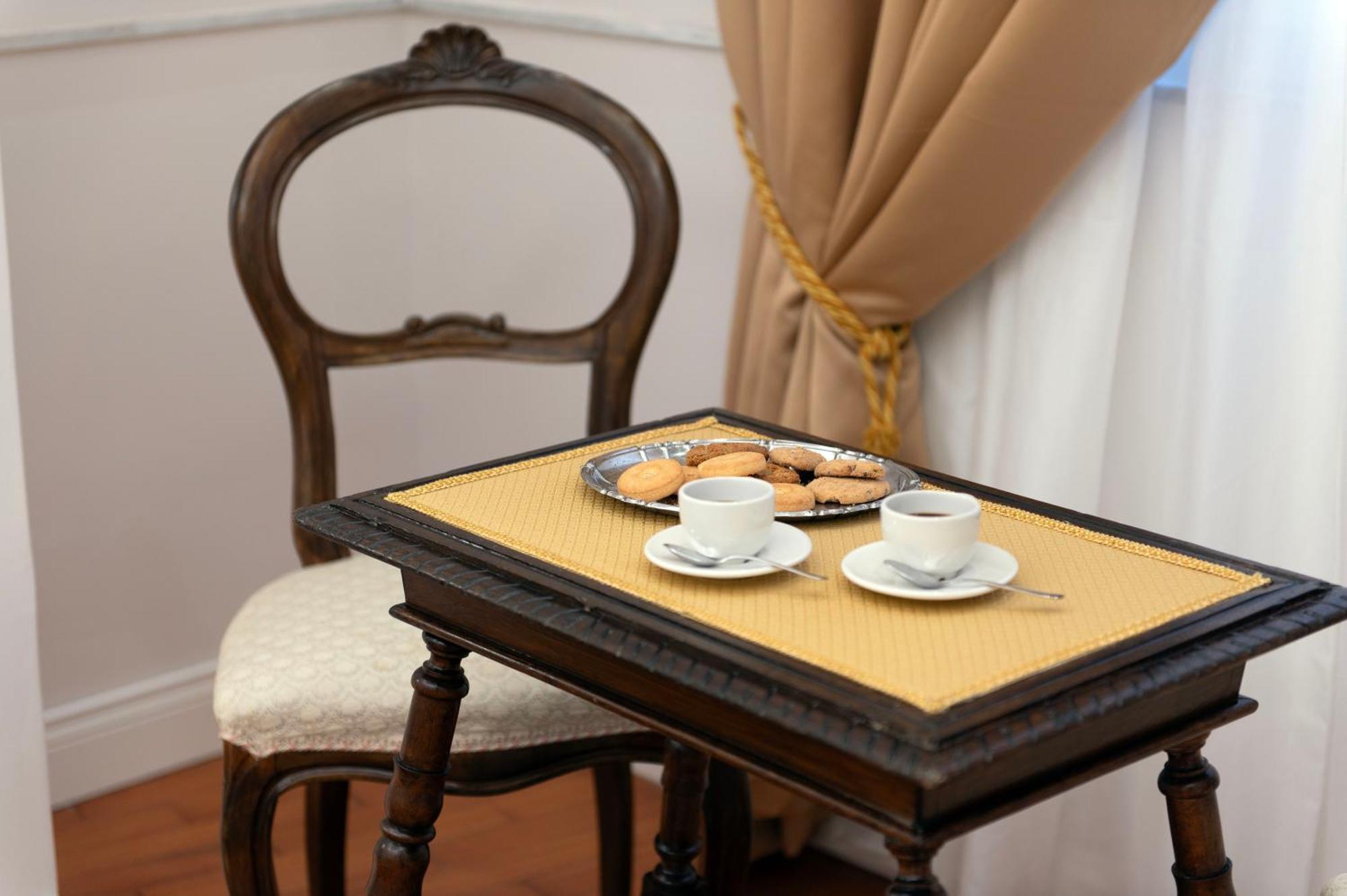Residenza Borbonica Bed & Breakfast 2*