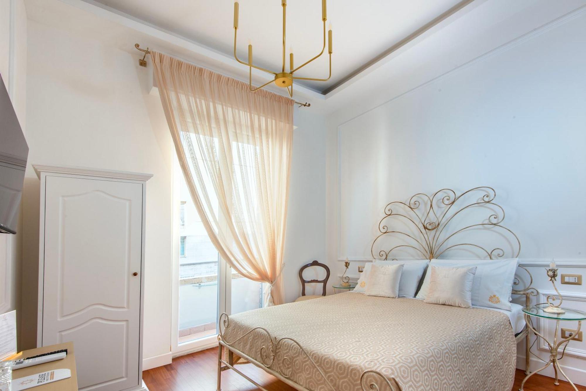 Bed & Breakfast Residenza Borbonica Naples
