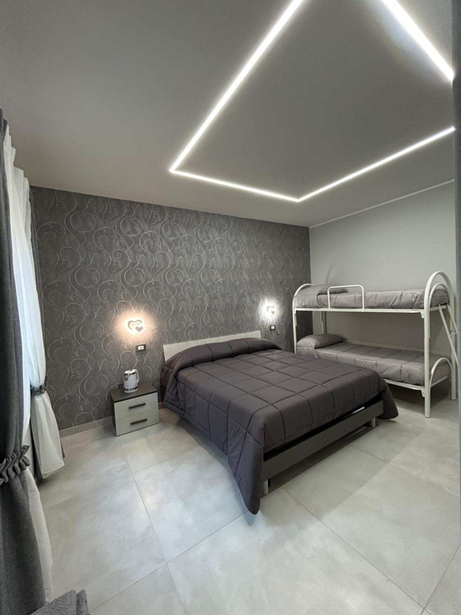 Guest house Skycity 2 *