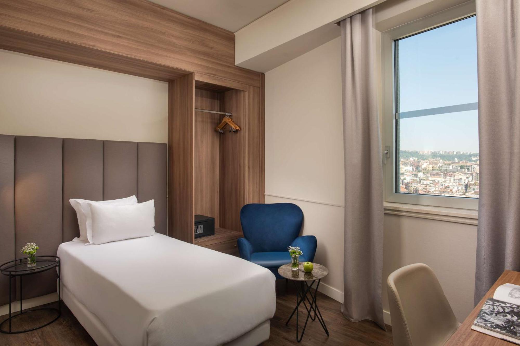 Nh Panorama Hotel 4*