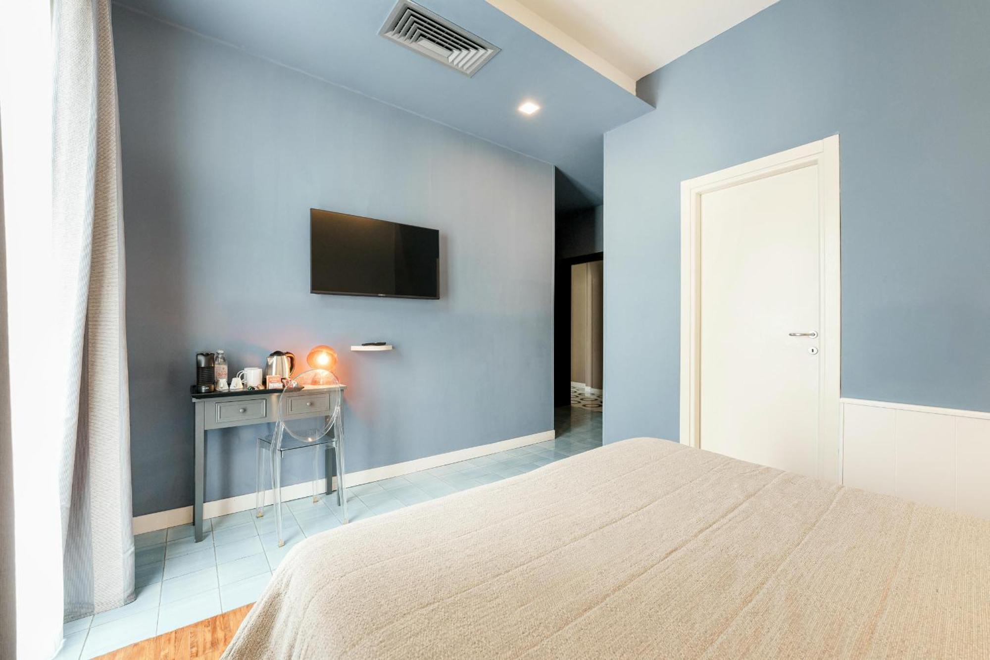 Attico Partenopeo Bed & Breakfast 4*