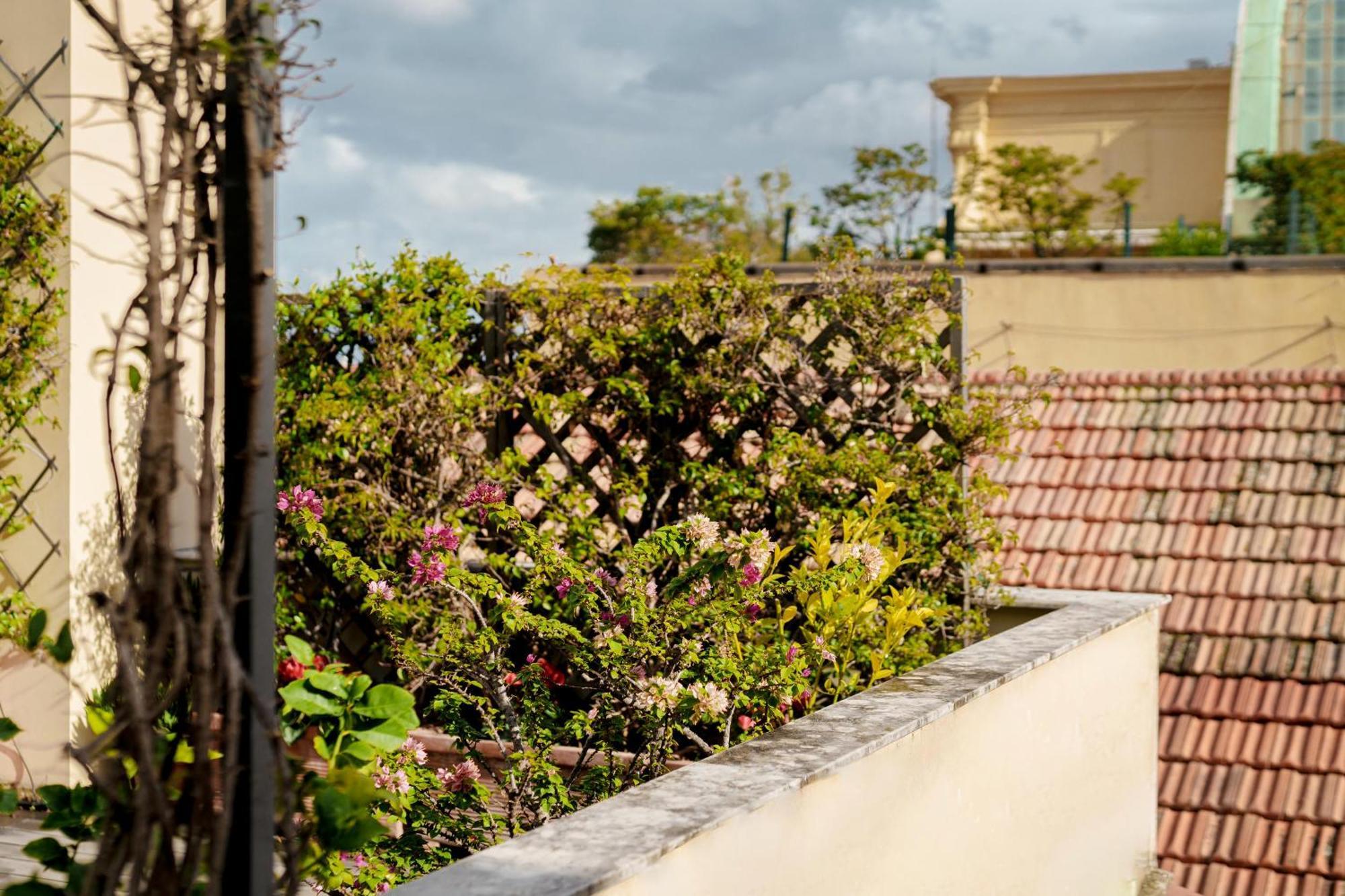 Bed & Breakfast Attico Partenopeo 4*