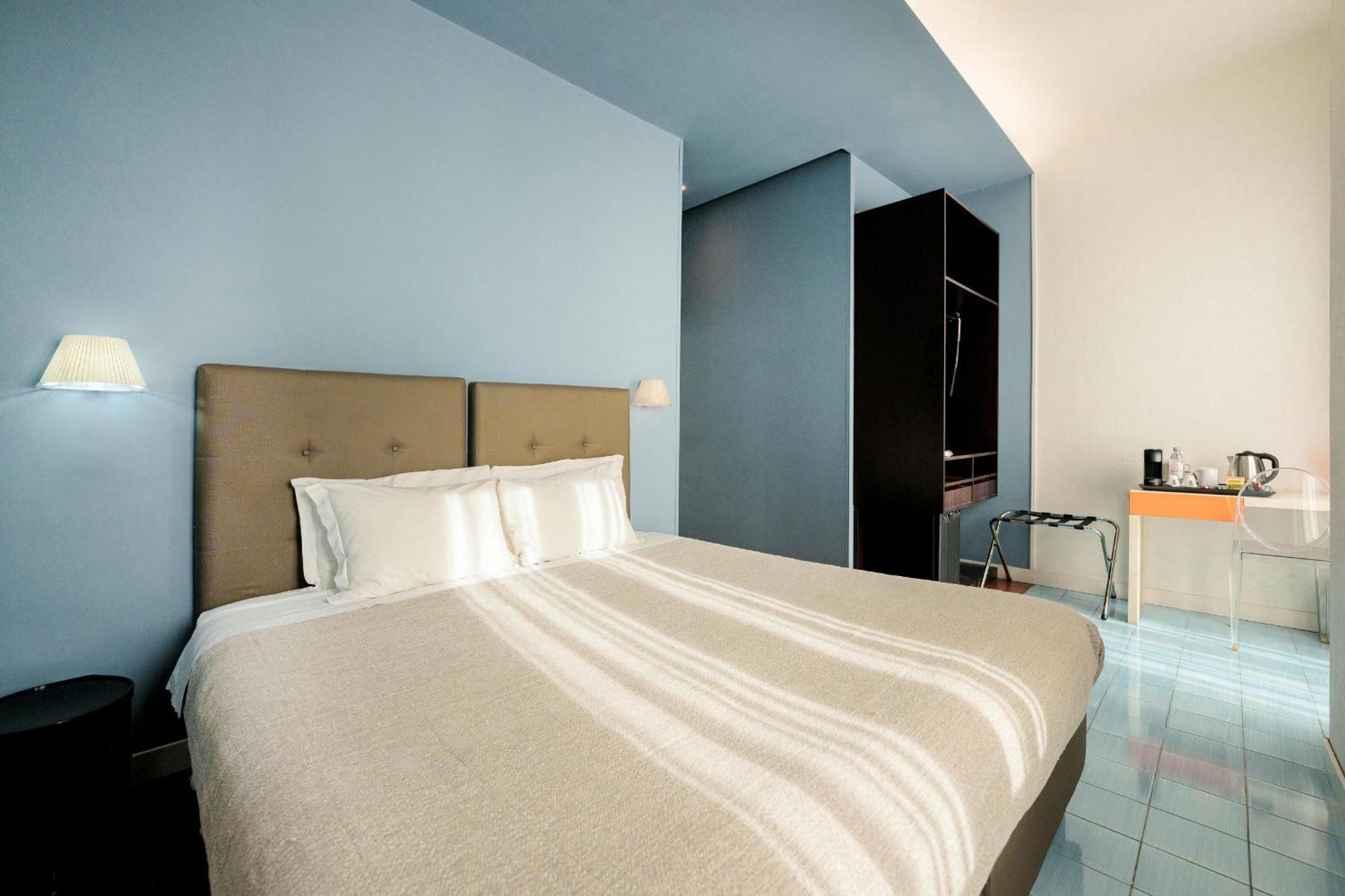 Bed & Breakfast Attico Partenopeo 4*