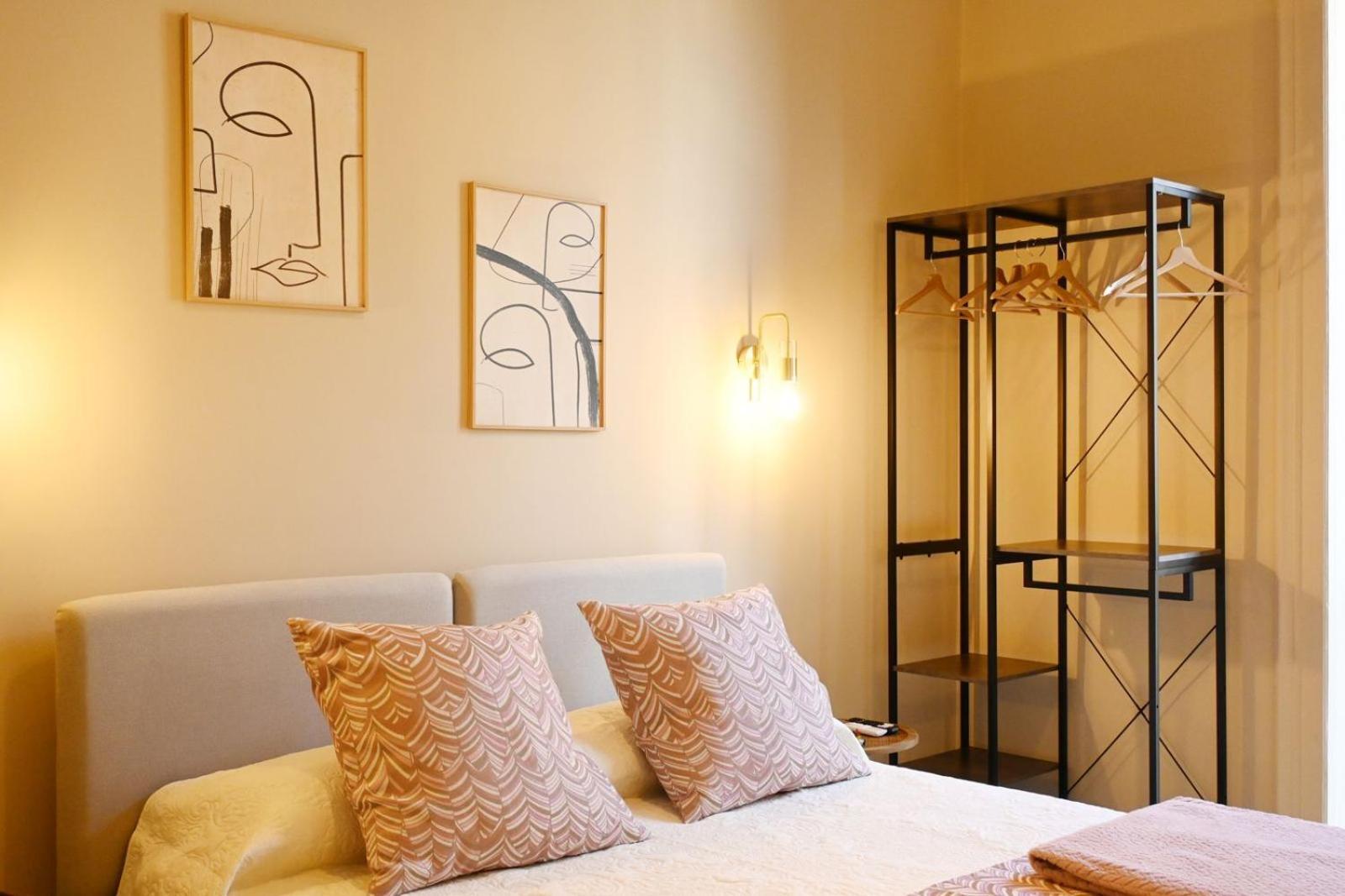 Ta-49 Bed E Breakfast Naples