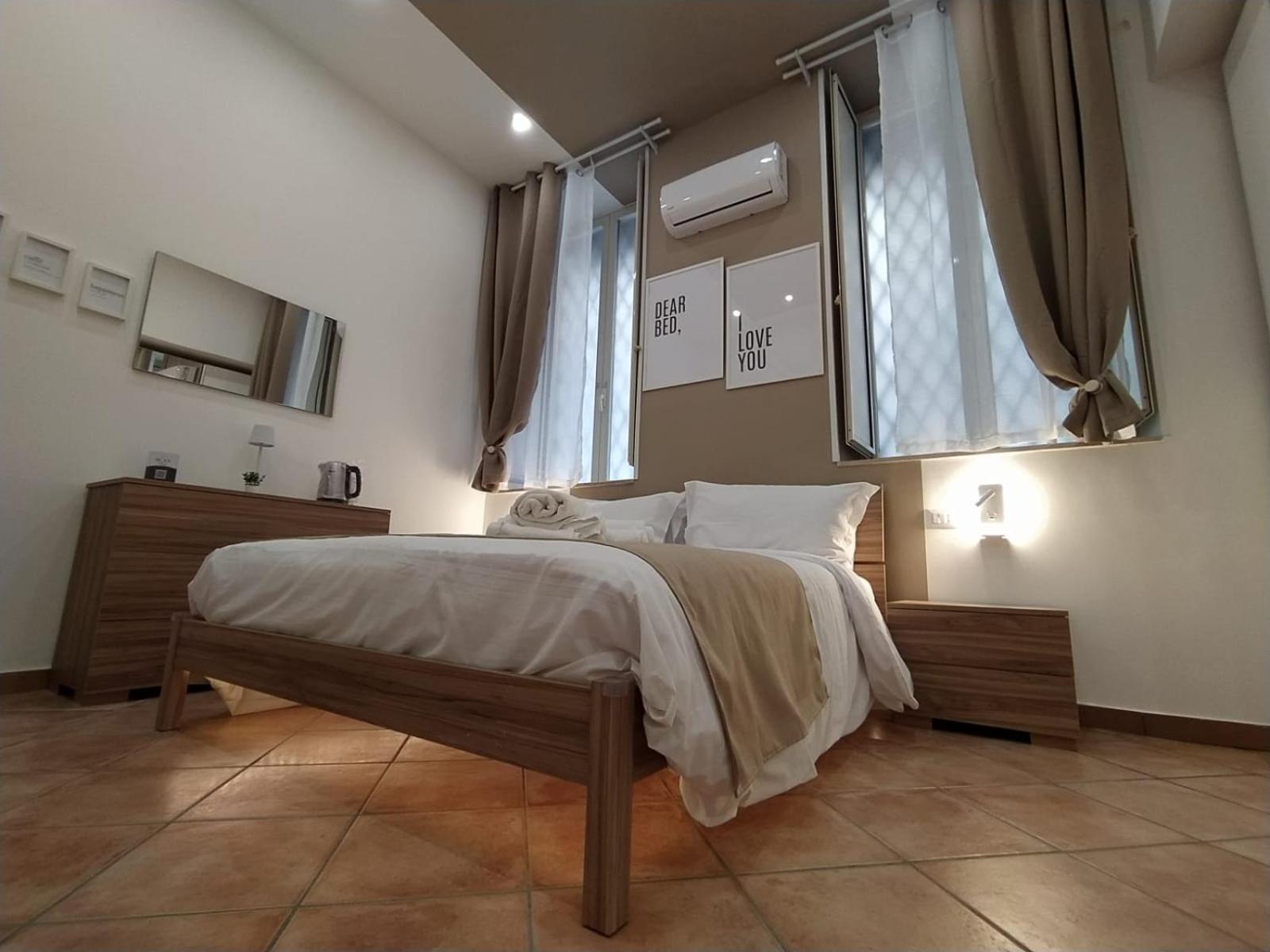 Nacasa * Naples