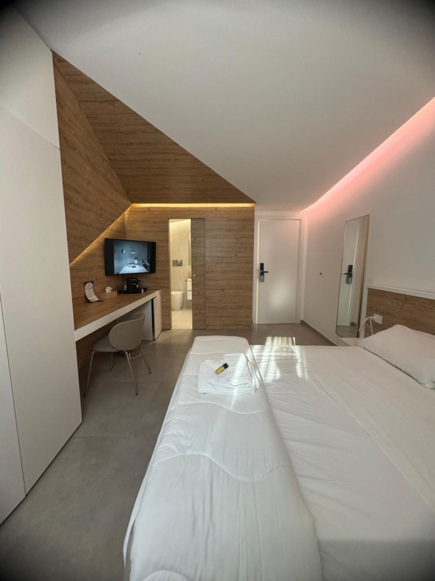 Space Tower Bed & Breakfast *