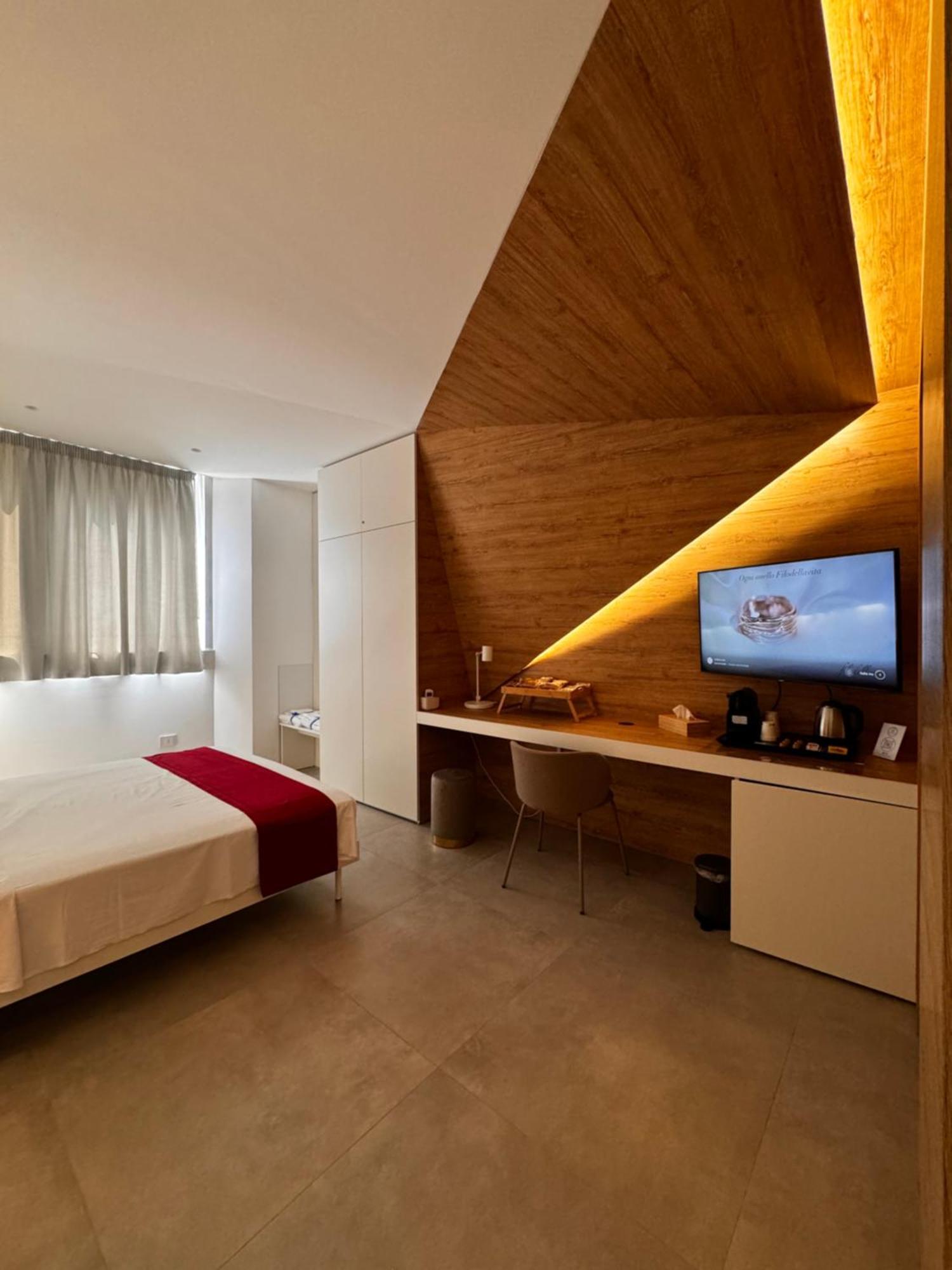 Space Tower Bed & Breakfast *