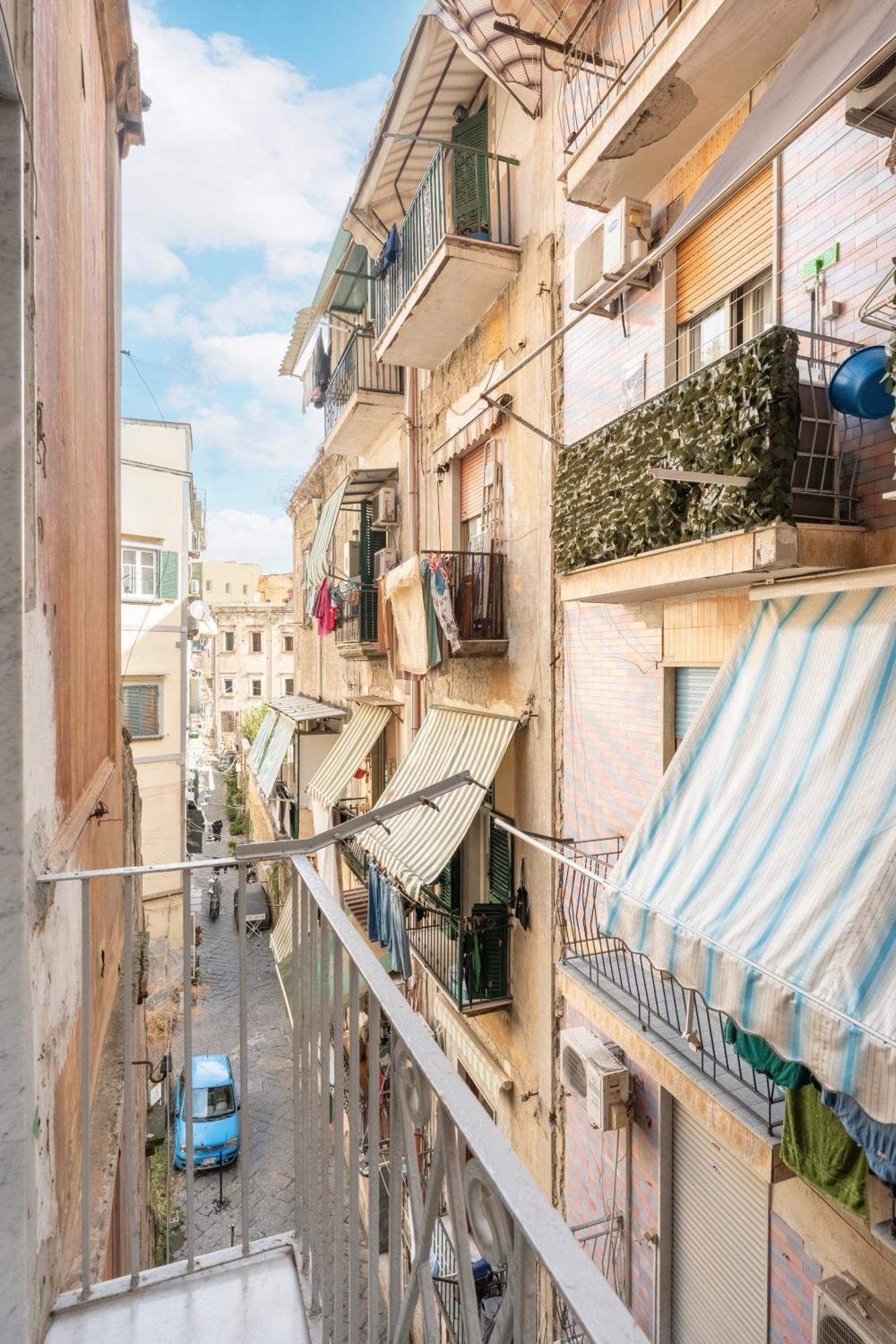 The Idyll Boutique - In Napoli's Spanish Quarters Bed & Breakfast